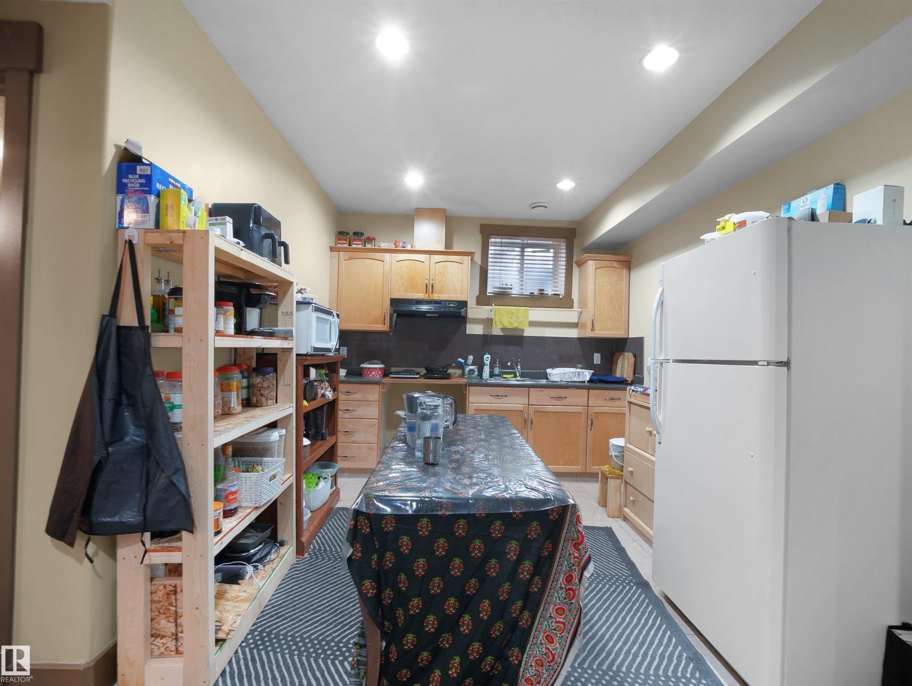 1015 61 Street, Edmonton, AB - Indoor