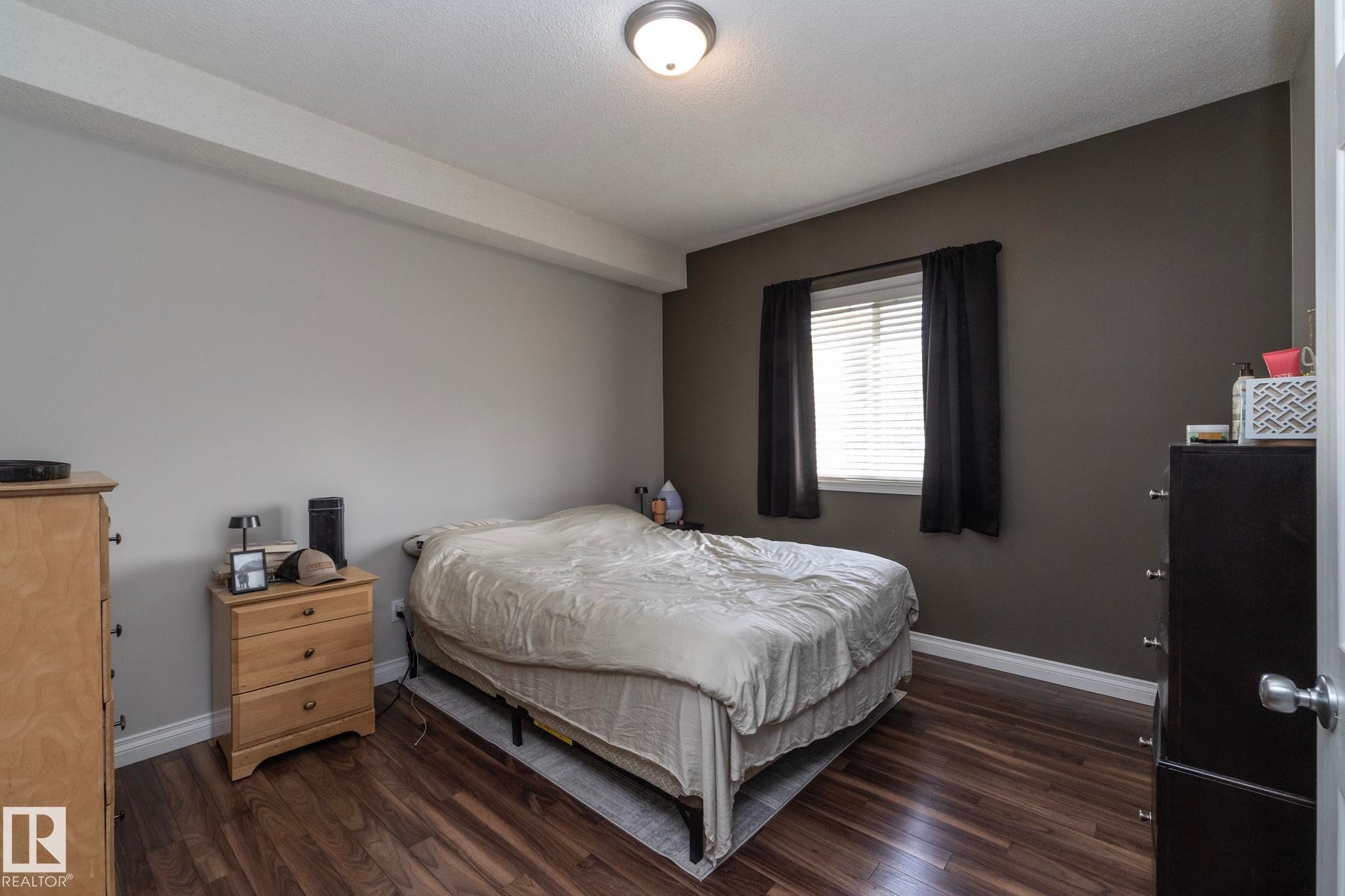 102 304 Lewis Estates Boulevard, Edmonton, AB - Indoor Photo Showing Bedroom