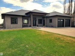 604 Sunnyside Place Rural Ponoka County, AB T0C 2J0
