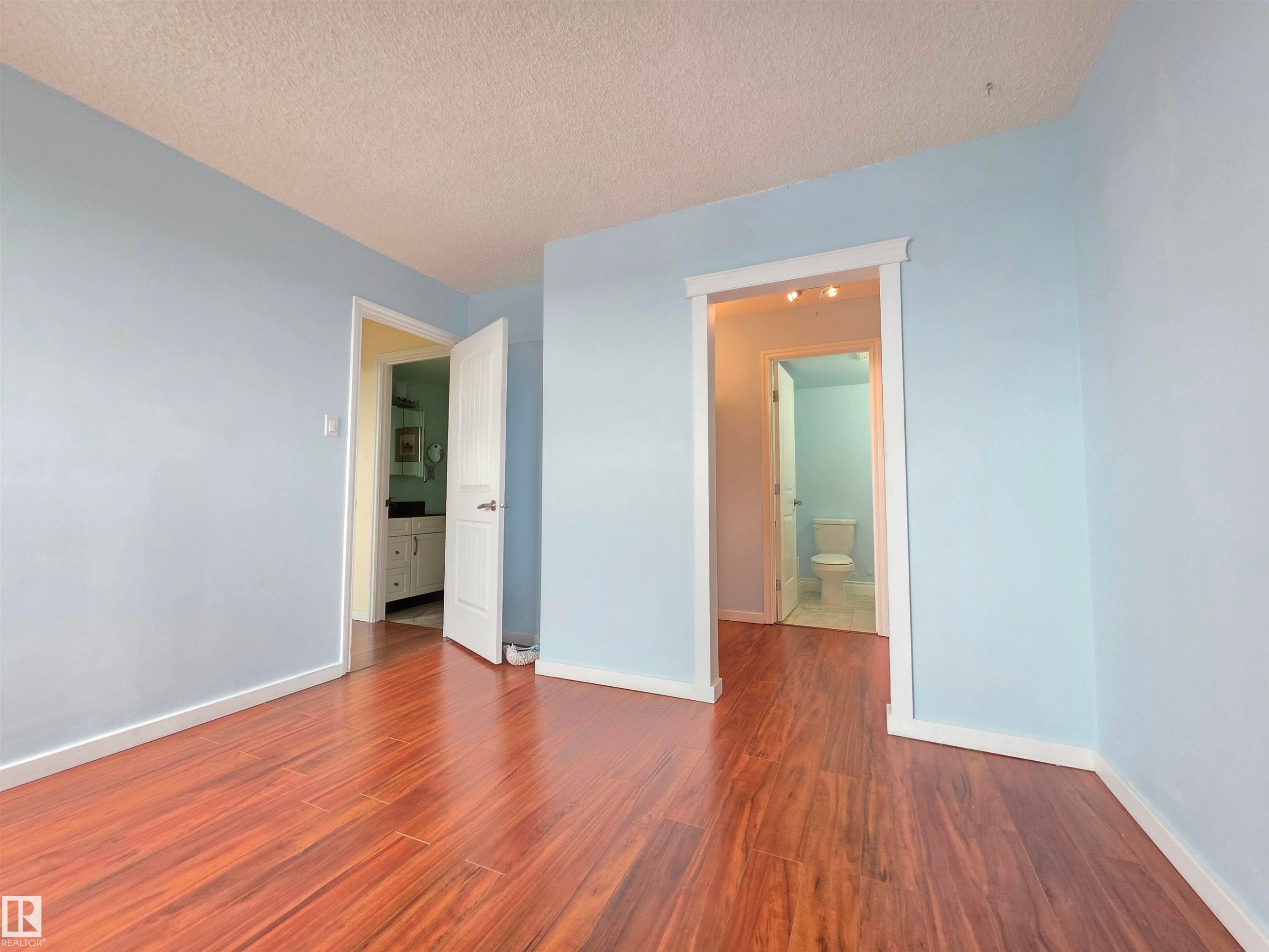 1201 10135 Saskatchewan Drive, Edmonton, AB - Indoor Photo Showing Other Room