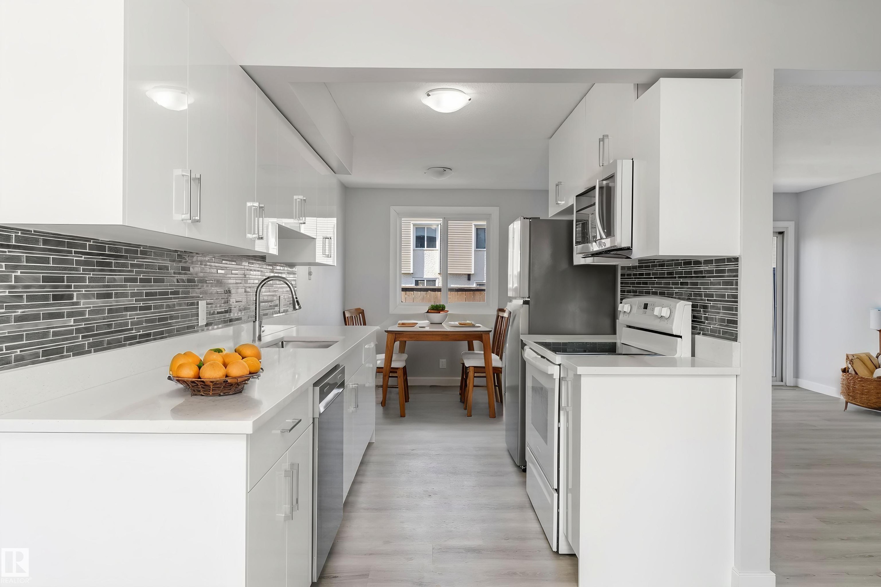 120 Cornell Court, Edmonton, AB - Indoor Photo Showing Kitchen