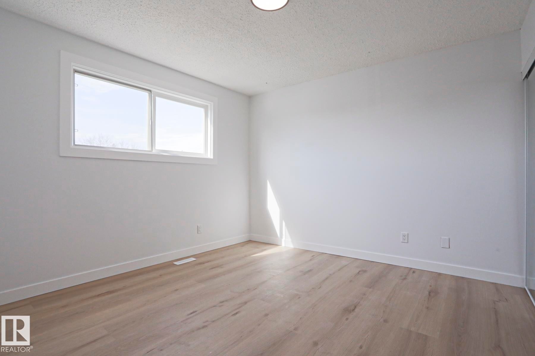 32 Habitat Crescent, Edmonton, AB - Indoor Photo Showing Other Room
