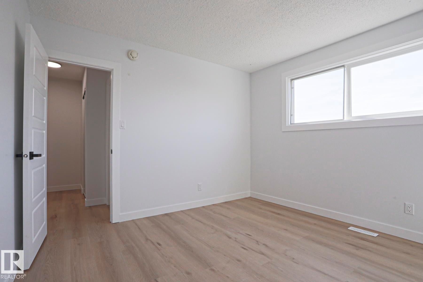 32 Habitat Crescent, Edmonton, AB - Indoor Photo Showing Other Room