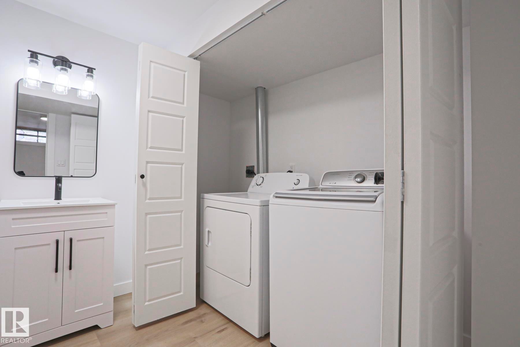 32 Habitat Crescent, Edmonton, AB - Indoor Photo Showing Laundry Room