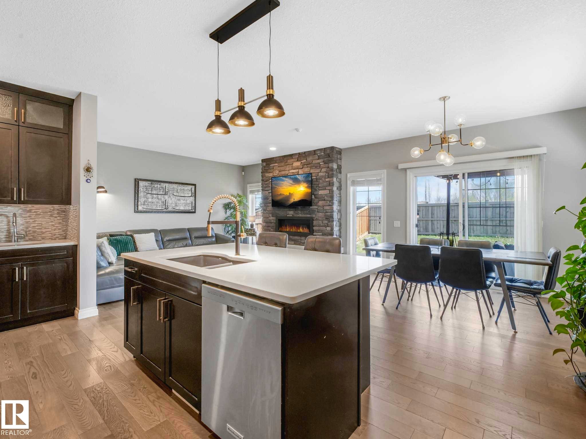 8427 216 Street, Edmonton, AB - Indoor Photo Showing Kitchen