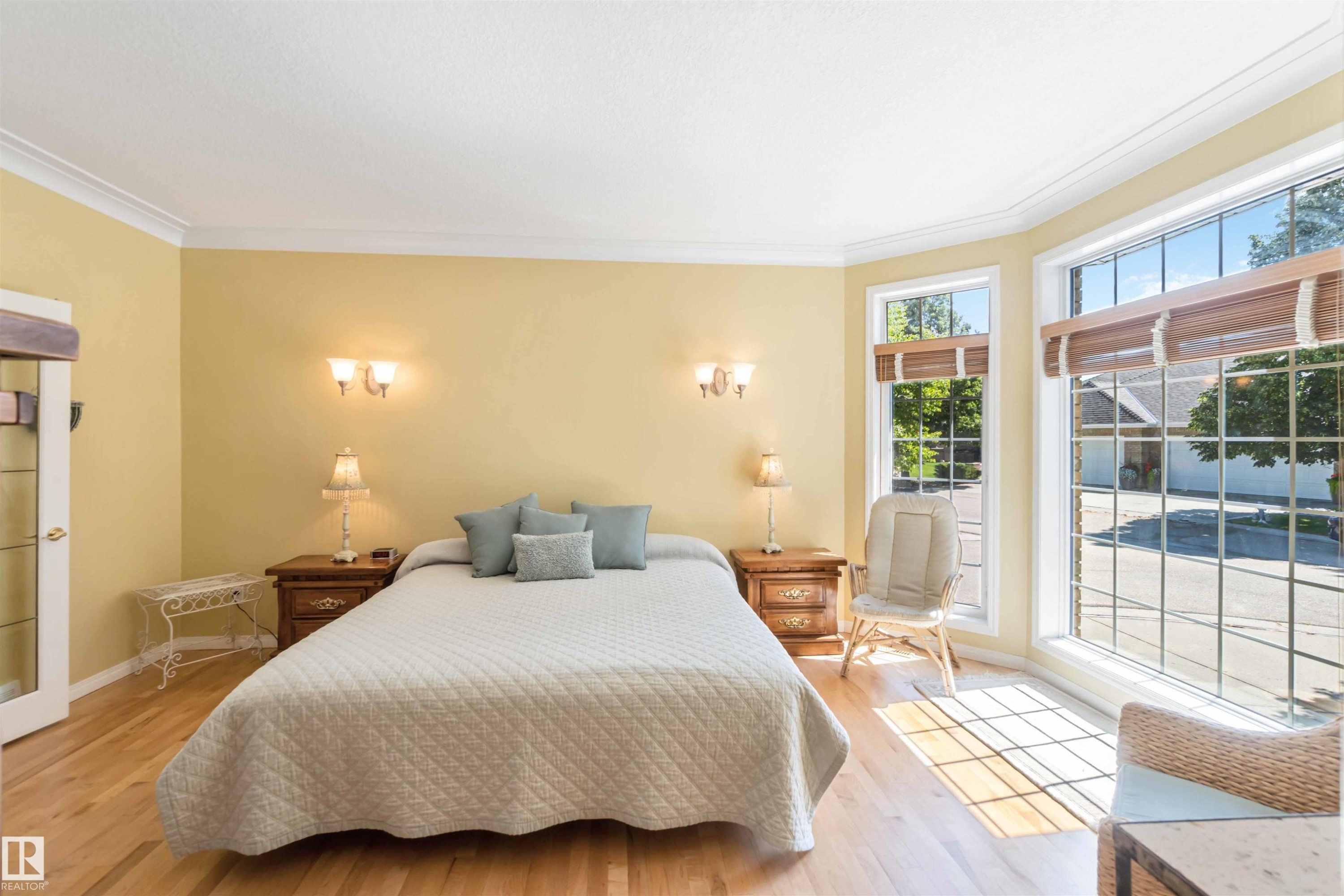 8 Butterworth Point(E), Edmonton, AB - Indoor Photo Showing Bedroom