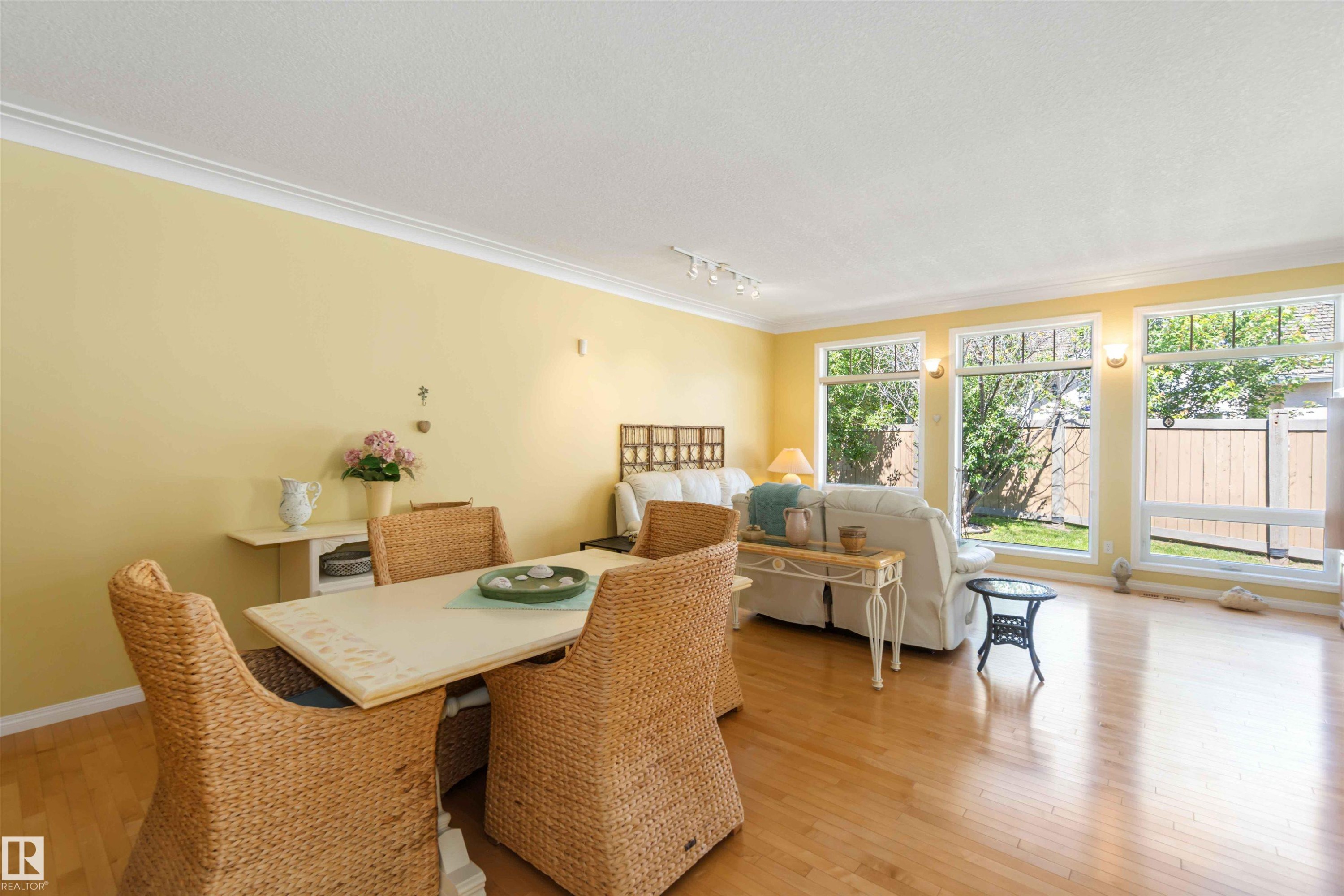 8 Butterworth Point(E), Edmonton, AB - Indoor