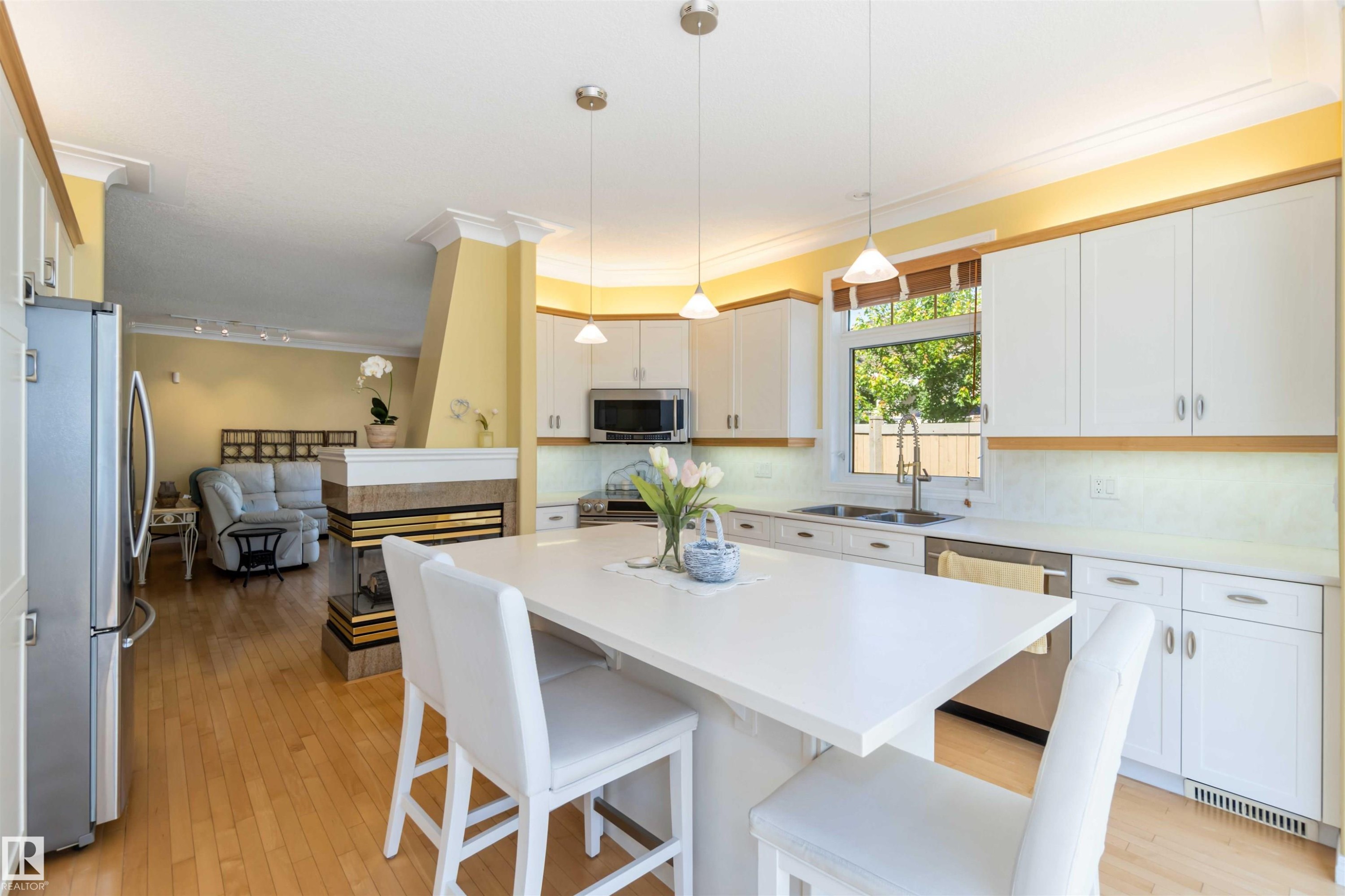 8 Butterworth Point(E), Edmonton, AB - Indoor