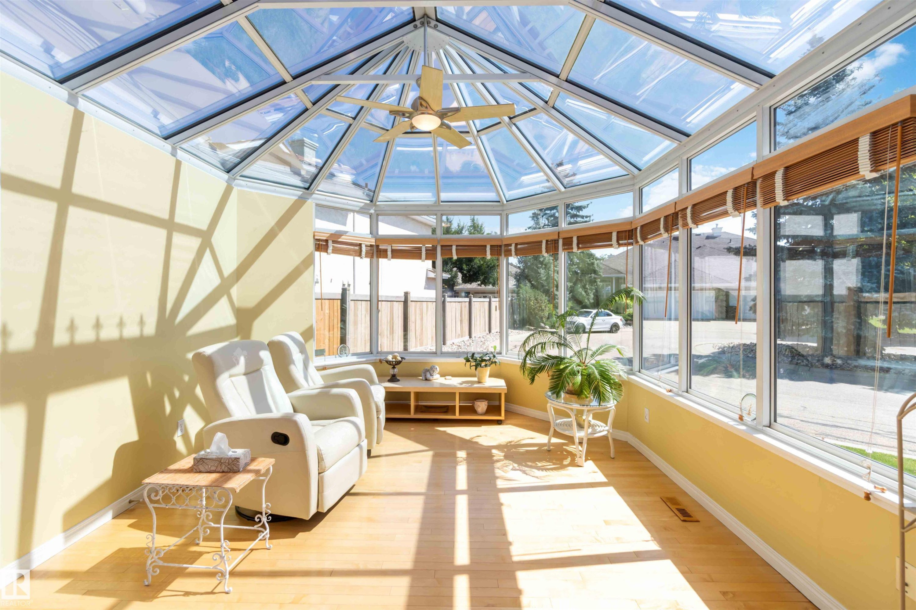 8 Butterworth Point(E), Edmonton, AB - Indoor Photo Showing Other Room