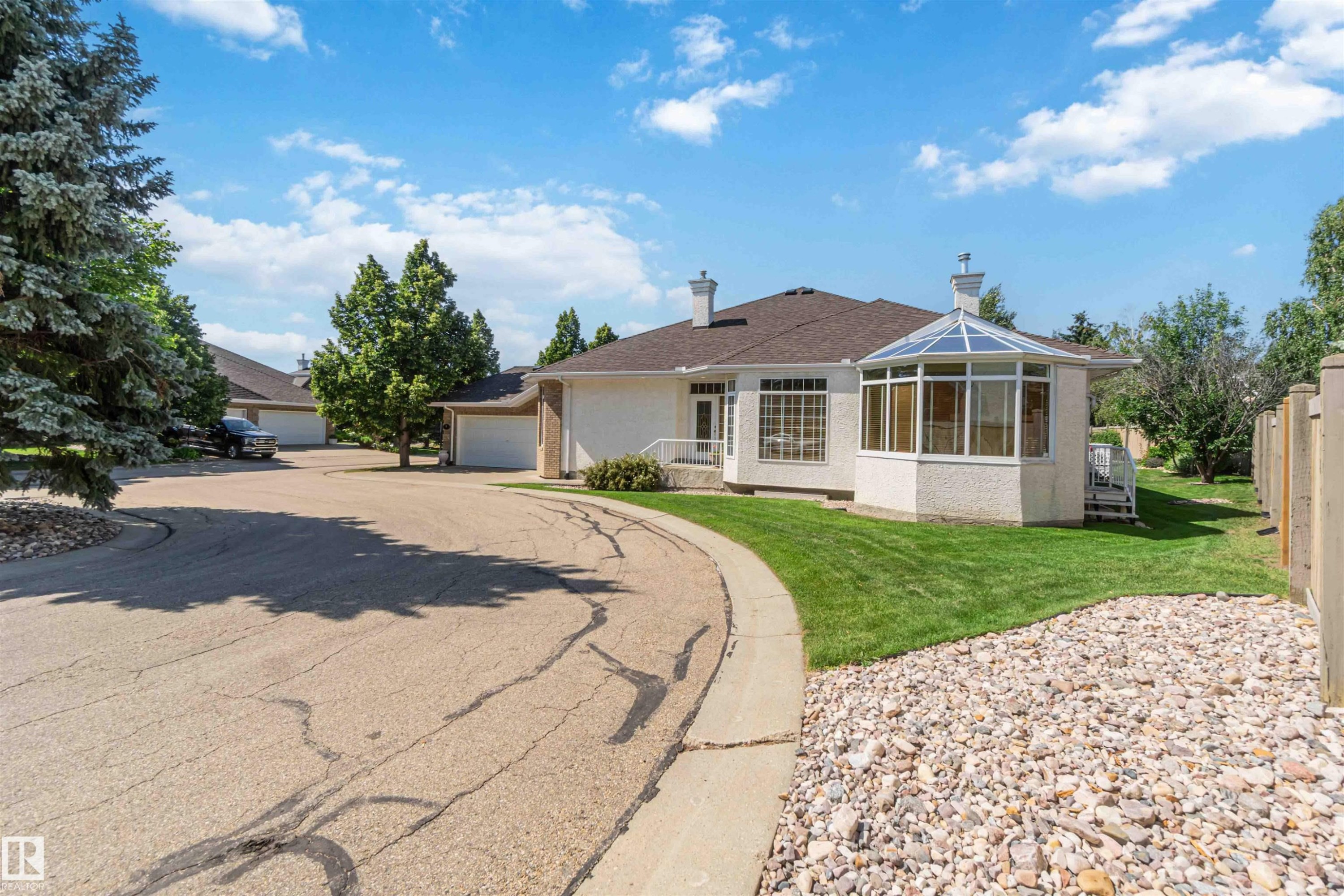 8 Butterworth Point(E), Edmonton, AB - Outdoor