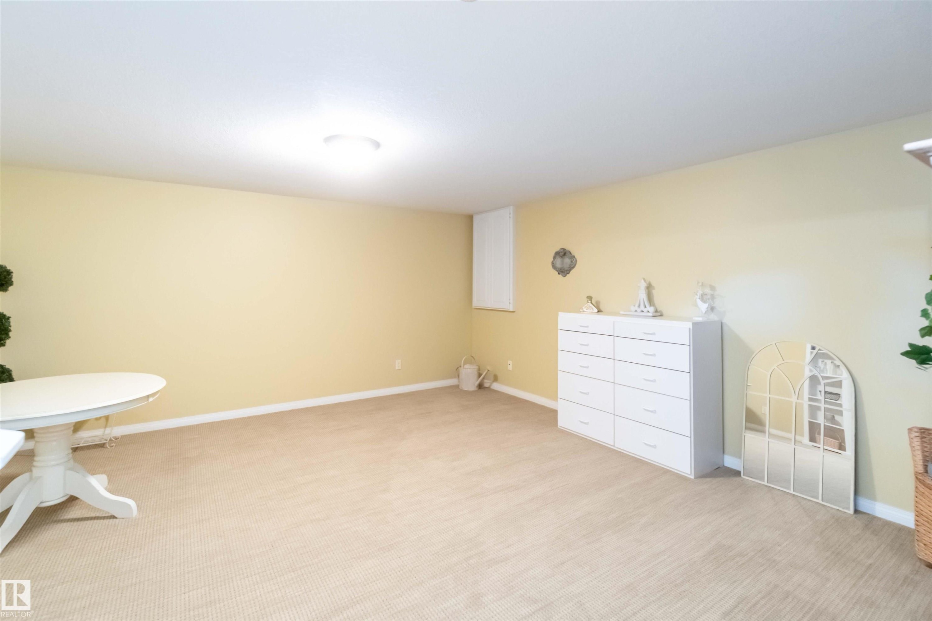 8 Butterworth Point(E), Edmonton, AB - Indoor