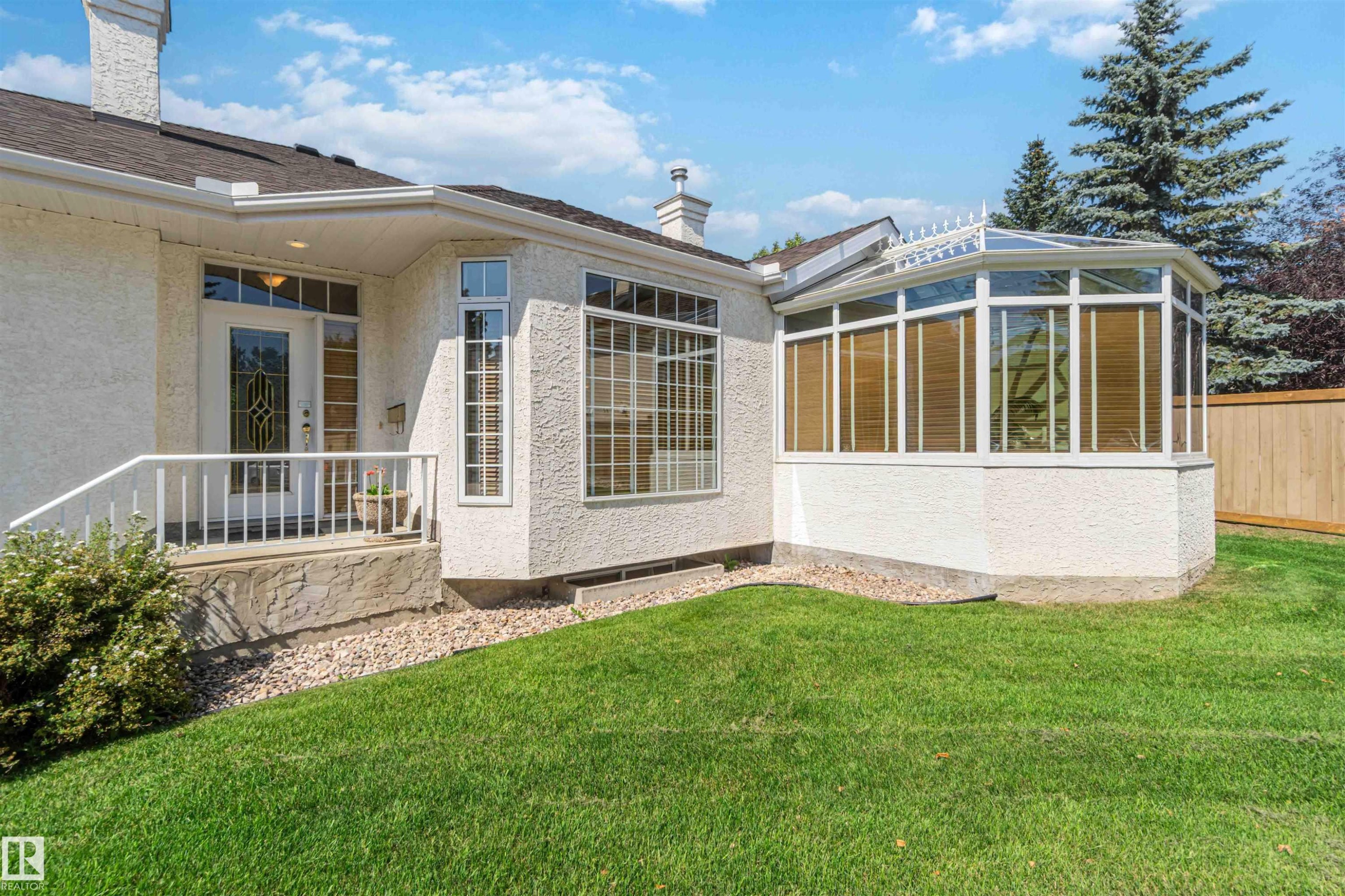 8 Butterworth Point(E), Edmonton, AB - Outdoor