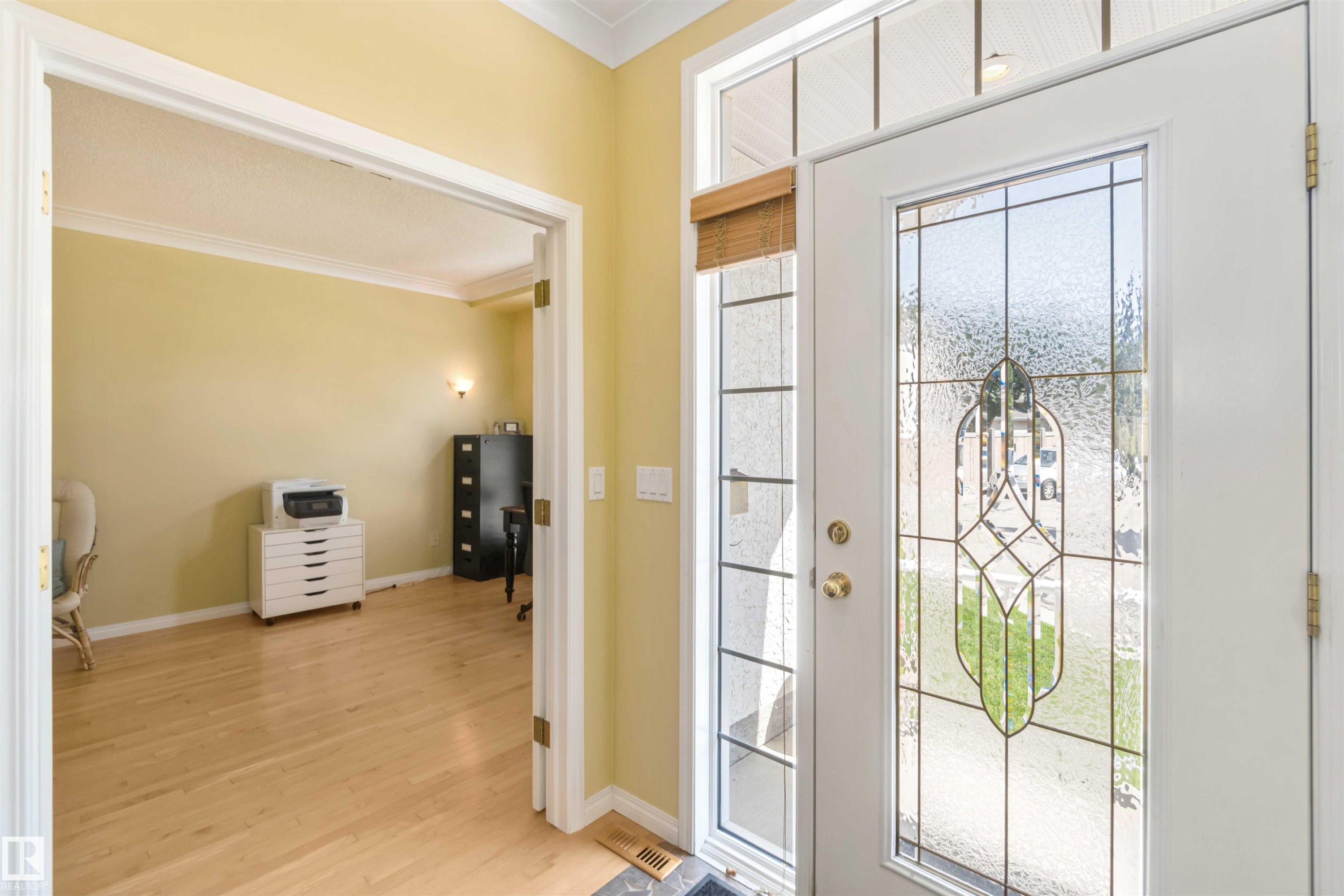 8 Butterworth Point(E), Edmonton, AB - Indoor Photo Showing Other Room