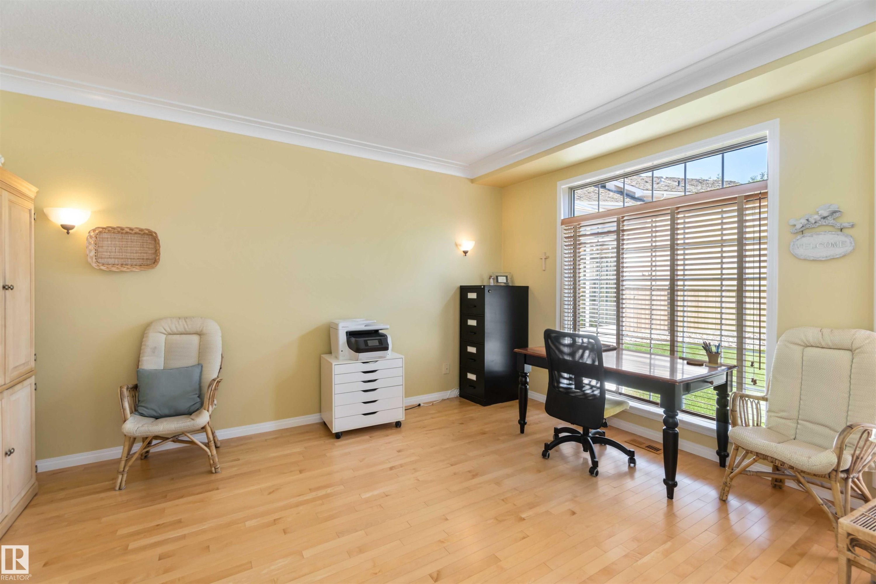 8 Butterworth Point(E), Edmonton, AB - Indoor Photo Showing Office