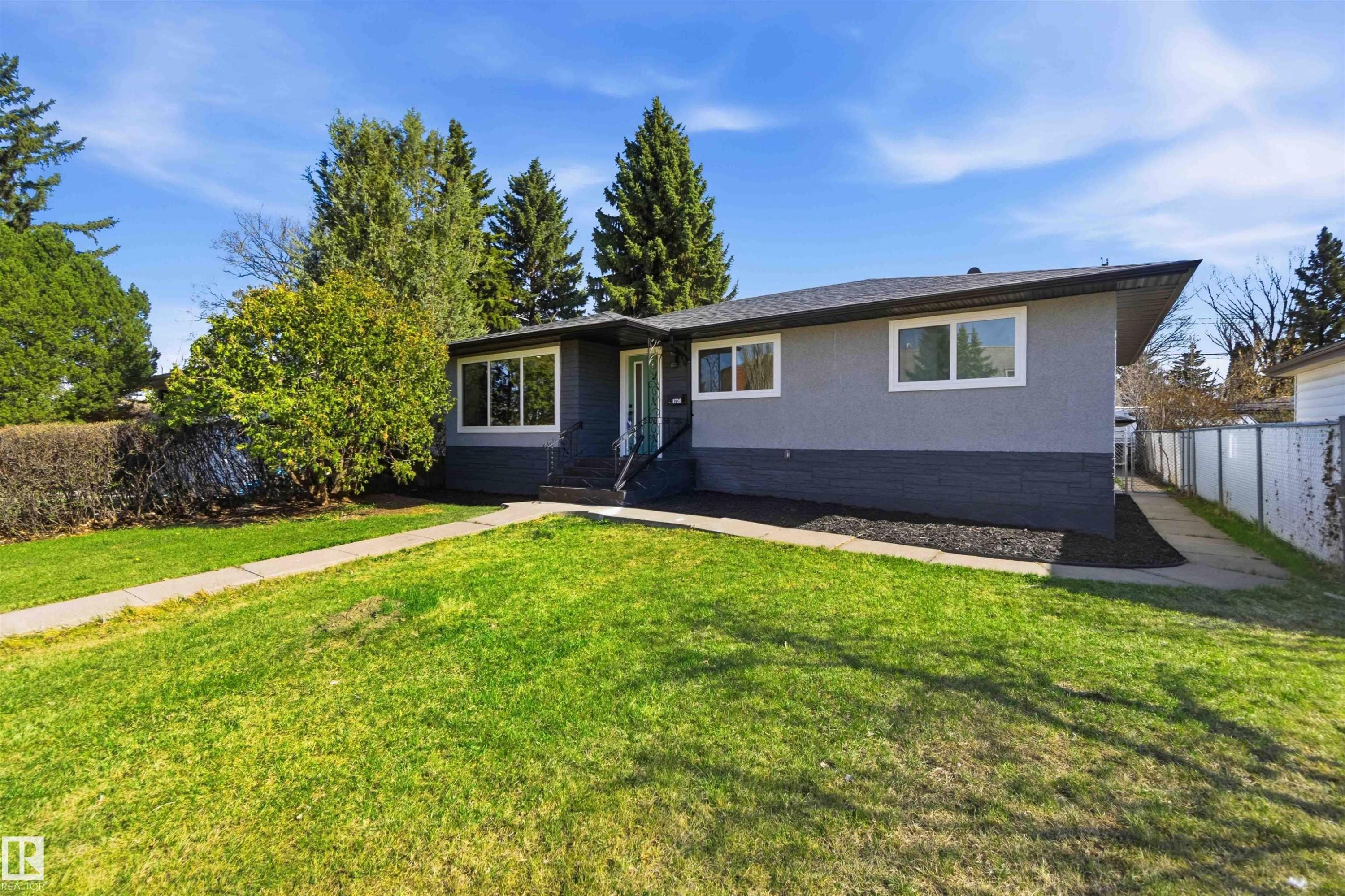 8736 66 Avenue, Edmonton, AB - Outdoor