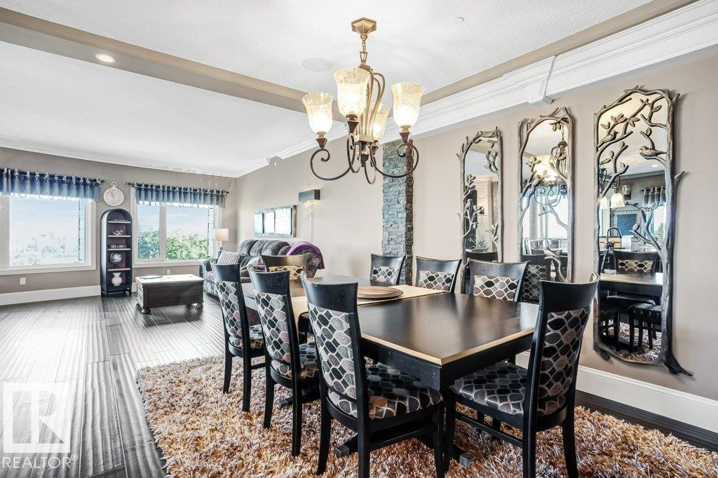 602 8728 Gateway Boulevard, Edmonton, AB - Indoor Photo Showing Dining Room