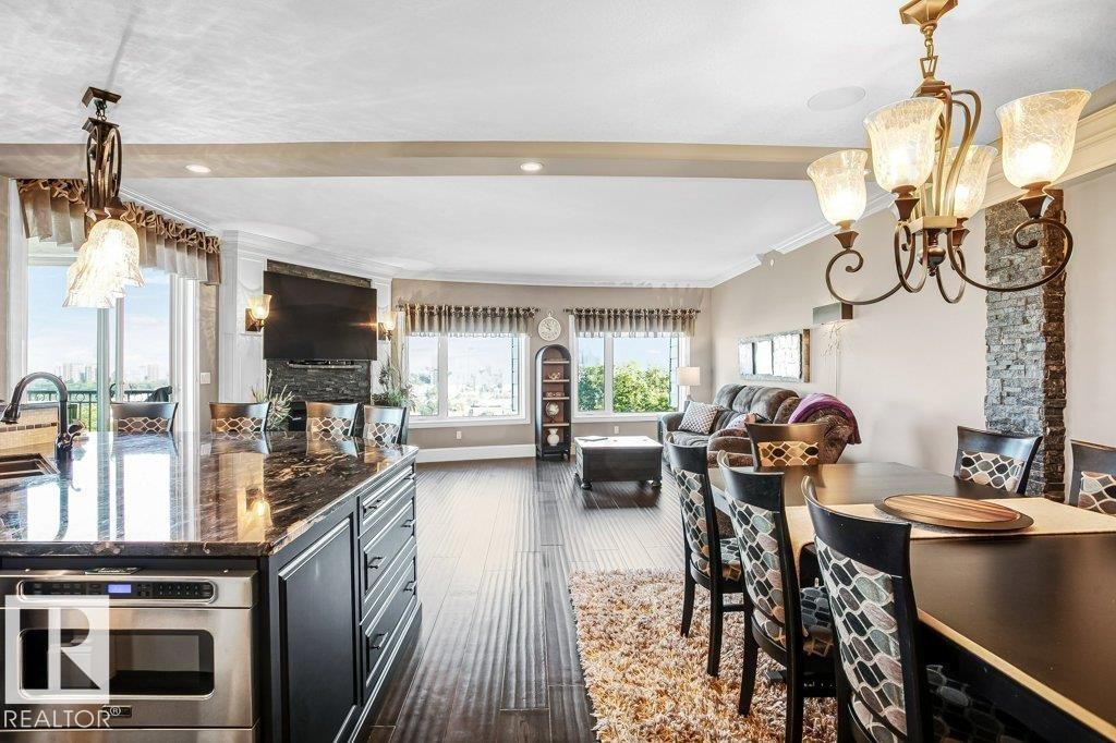 602 8728 Gateway Boulevard, Edmonton, AB - Indoor Photo Showing Dining Room