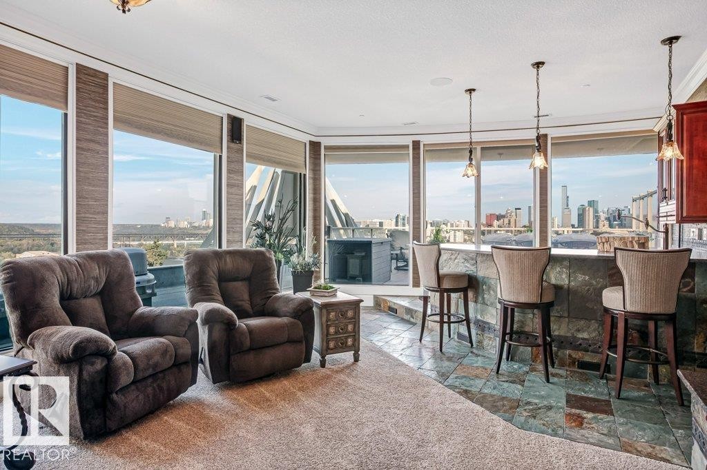 602 8728 Gateway Boulevard, Edmonton, AB - Indoor