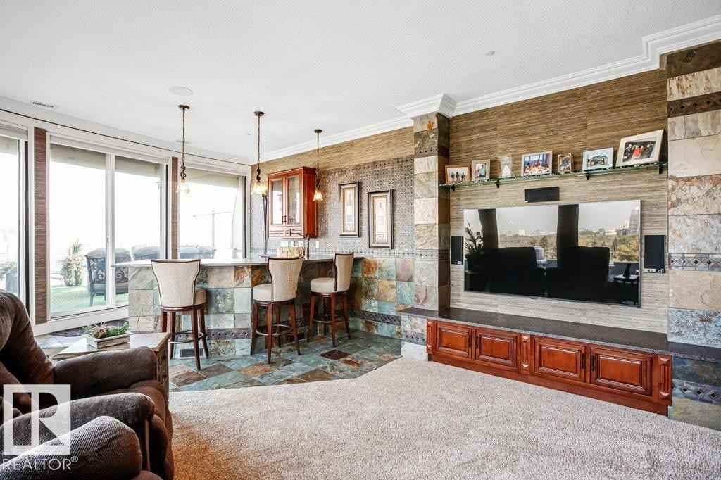 602 8728 Gateway Boulevard, Edmonton, AB - Indoor