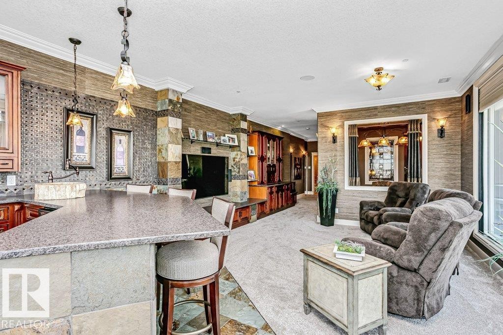 602 8728 Gateway Boulevard, Edmonton, AB - Indoor