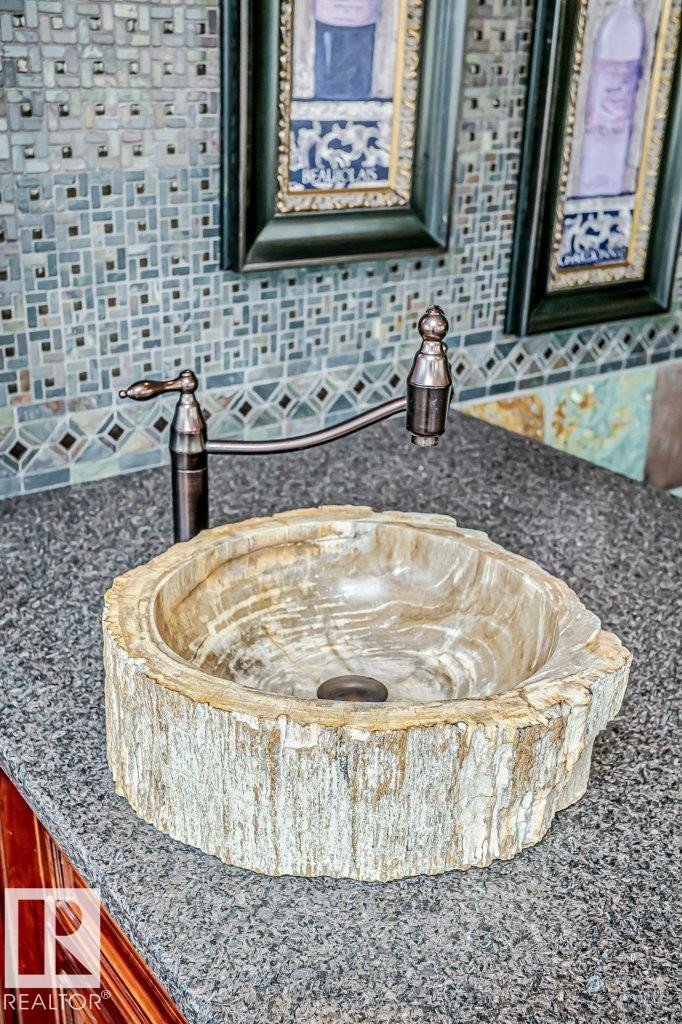 602 8728 Gateway Boulevard, Edmonton, AB - Indoor