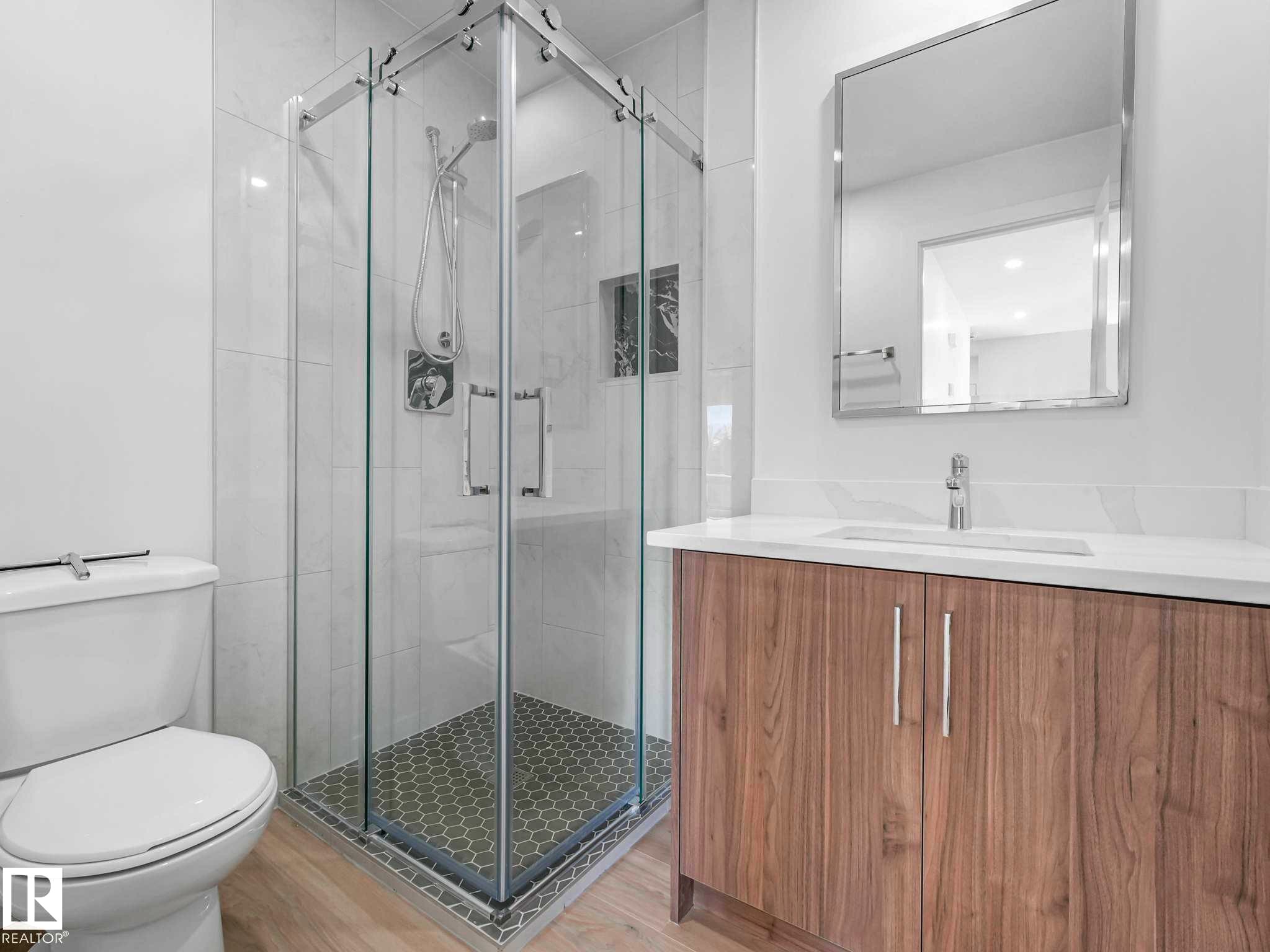 125 Marlborough Place, Edmonton, AB - Indoor Photo Showing Bathroom