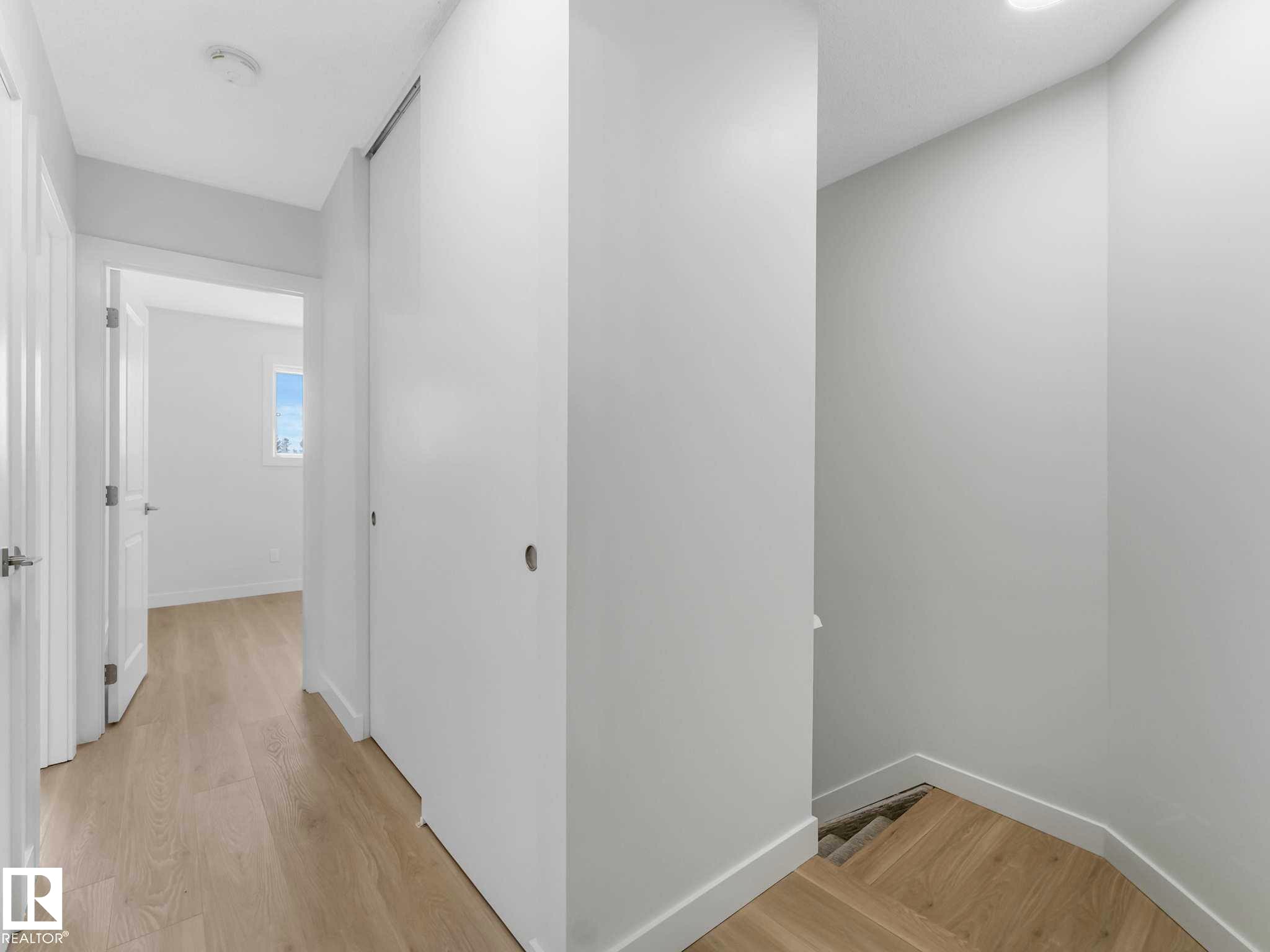 125 Marlborough Place, Edmonton, AB - Indoor Photo Showing Other Room