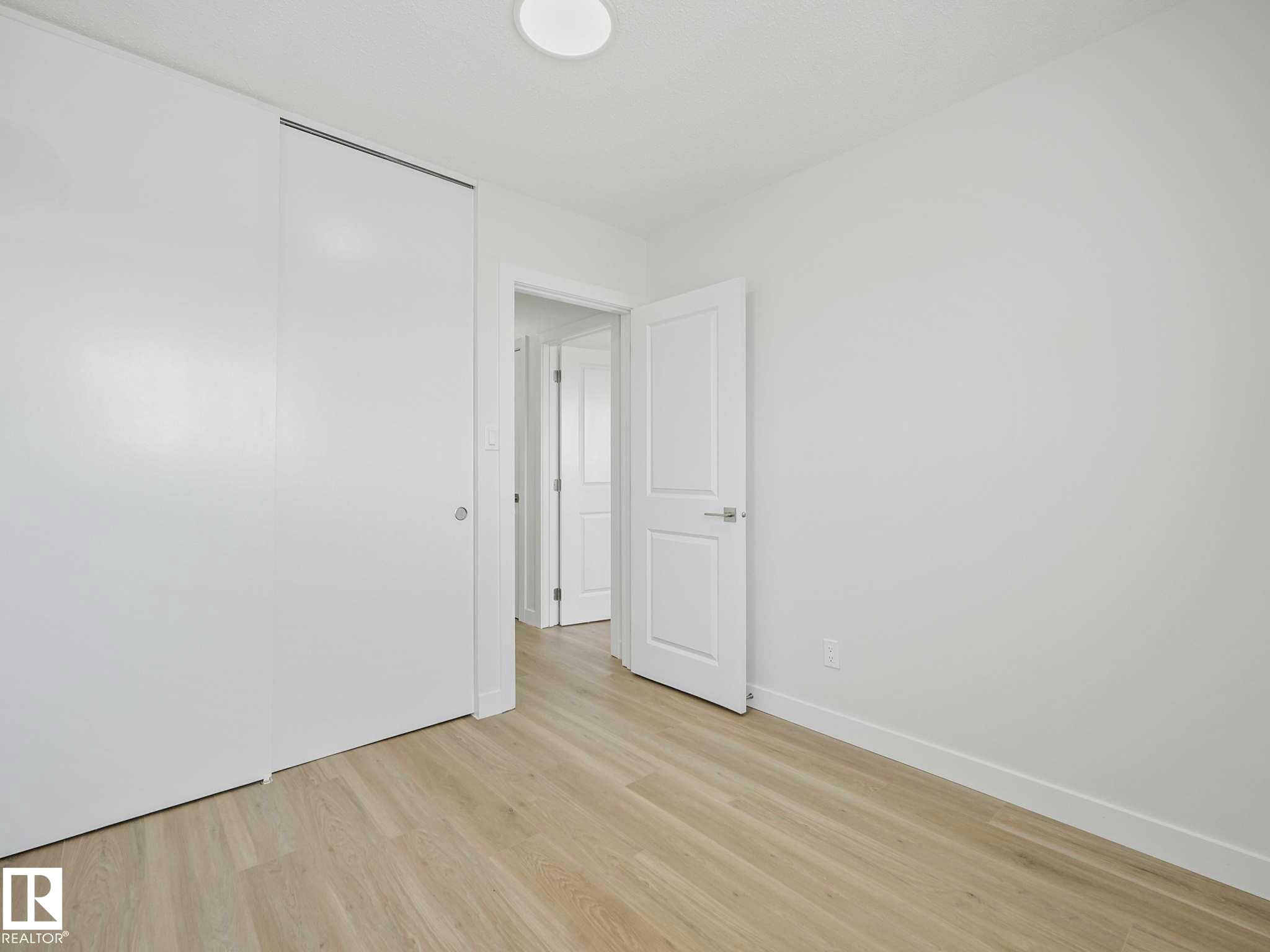125 Marlborough Place, Edmonton, AB - Indoor Photo Showing Other Room