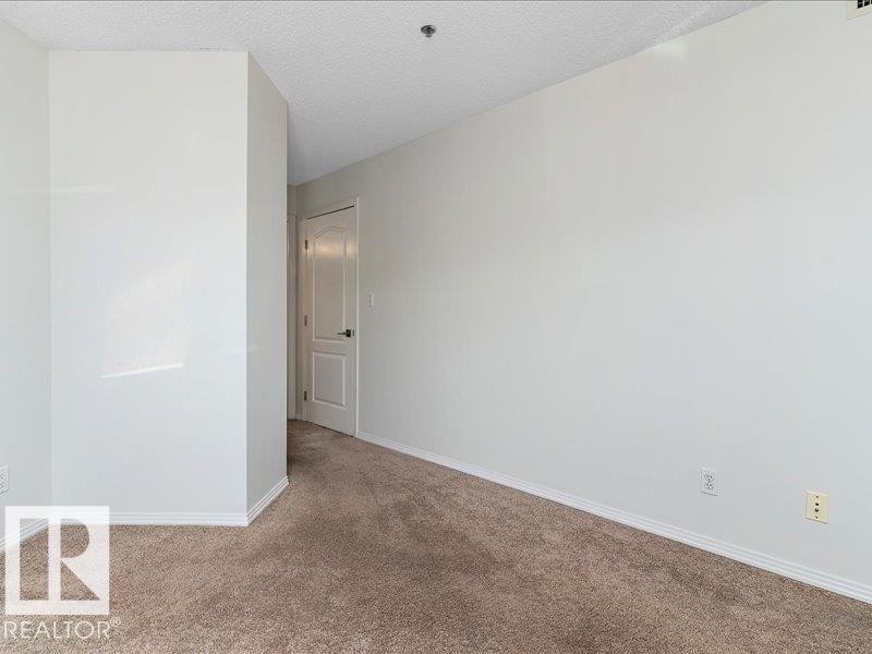 204 9640 105 Street, Edmonton, AB - Indoor Photo Showing Other Room