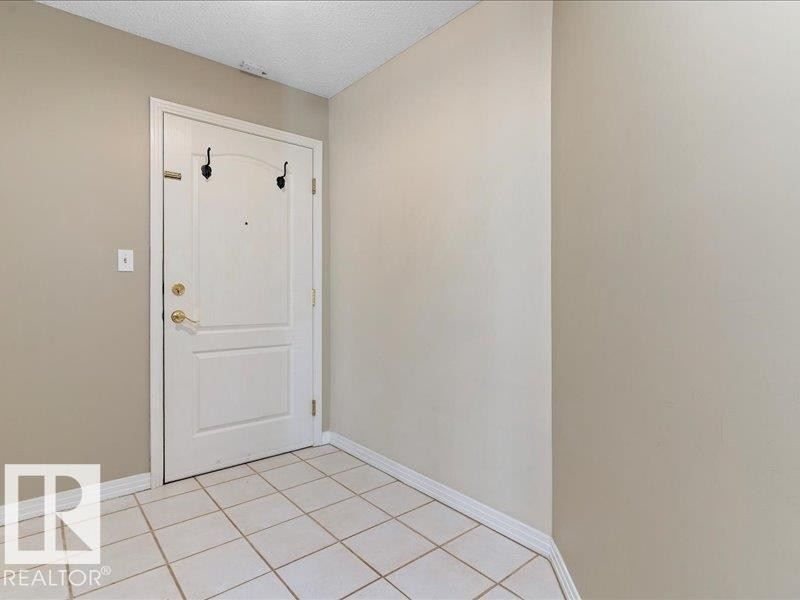 204 9640 105 Street, Edmonton, AB - Indoor Photo Showing Other Room