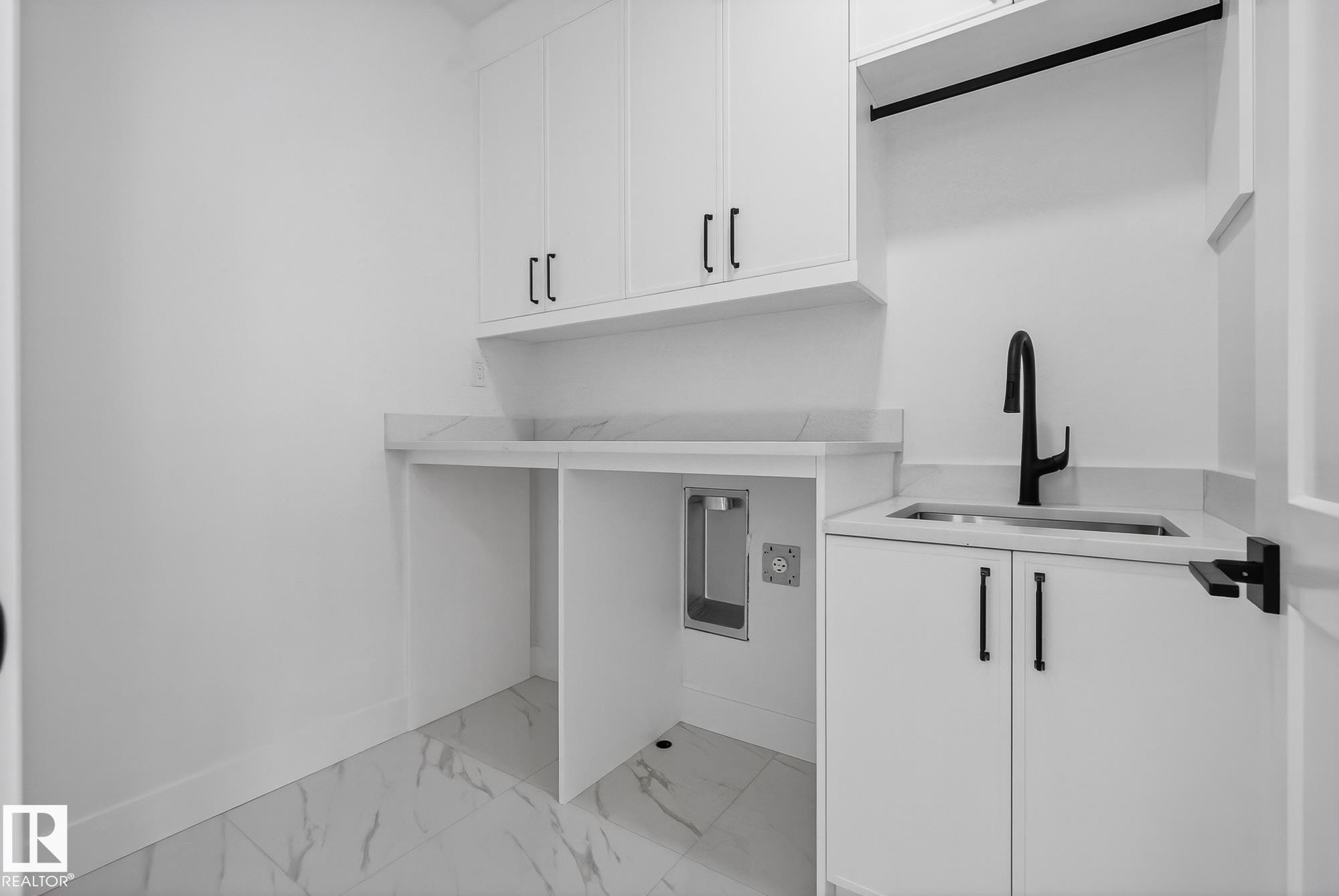 753 Astoria Way, Devon, AB - Indoor