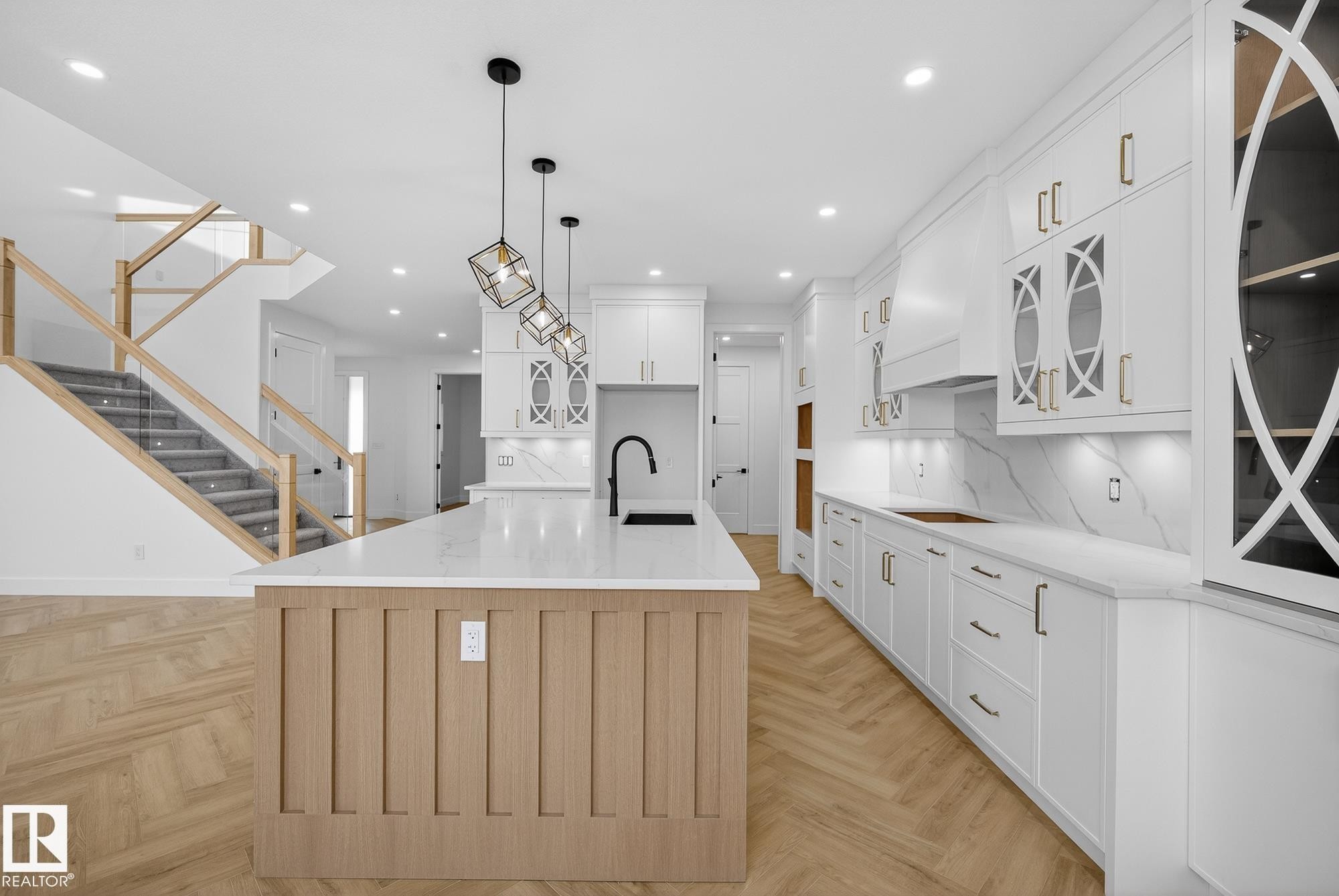 753 Astoria Way, Devon, AB - Indoor Photo Showing Kitchen With Upgraded Kitchen