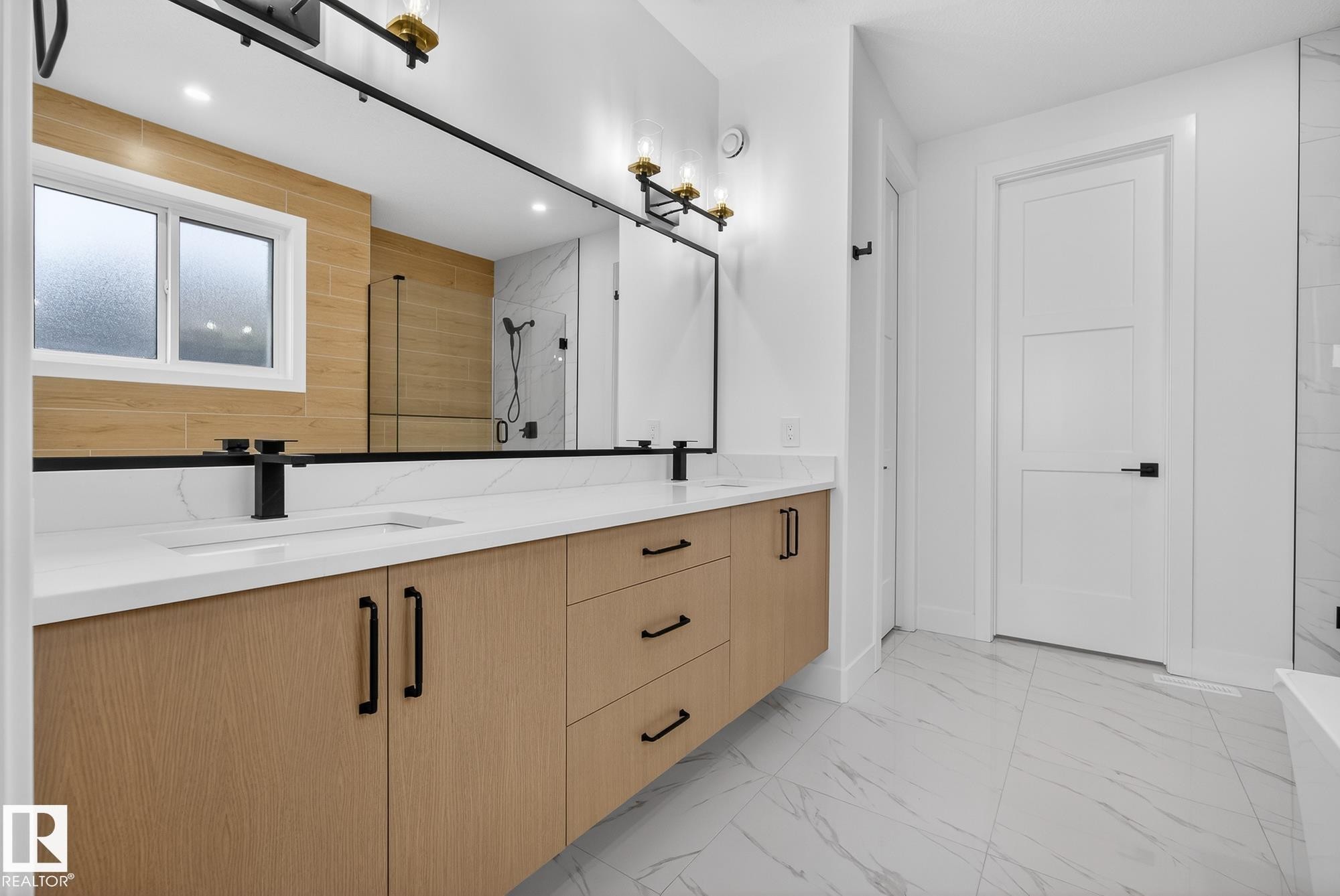 753 Astoria Way, Devon, AB - Indoor
