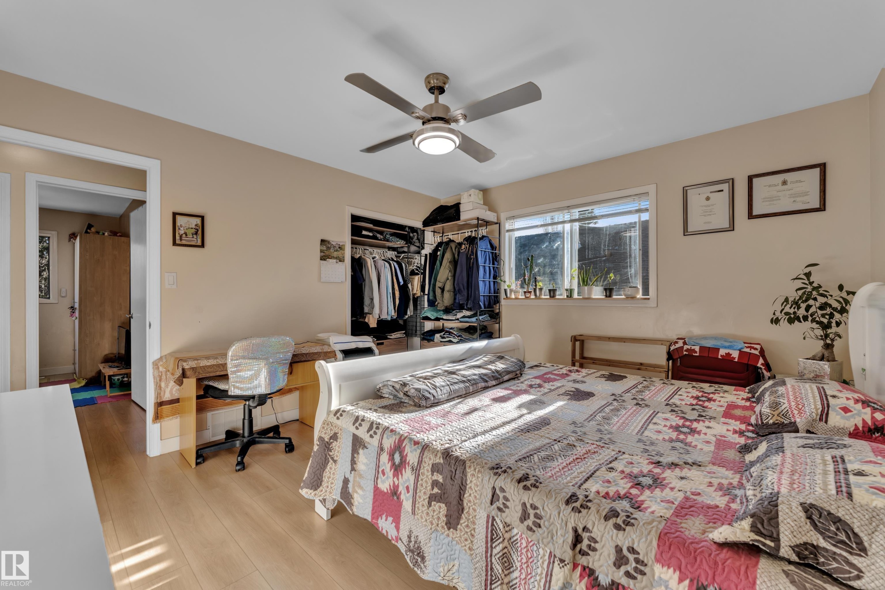 4819 30 Avenue, Edmonton, AB - Indoor Photo Showing Bedroom