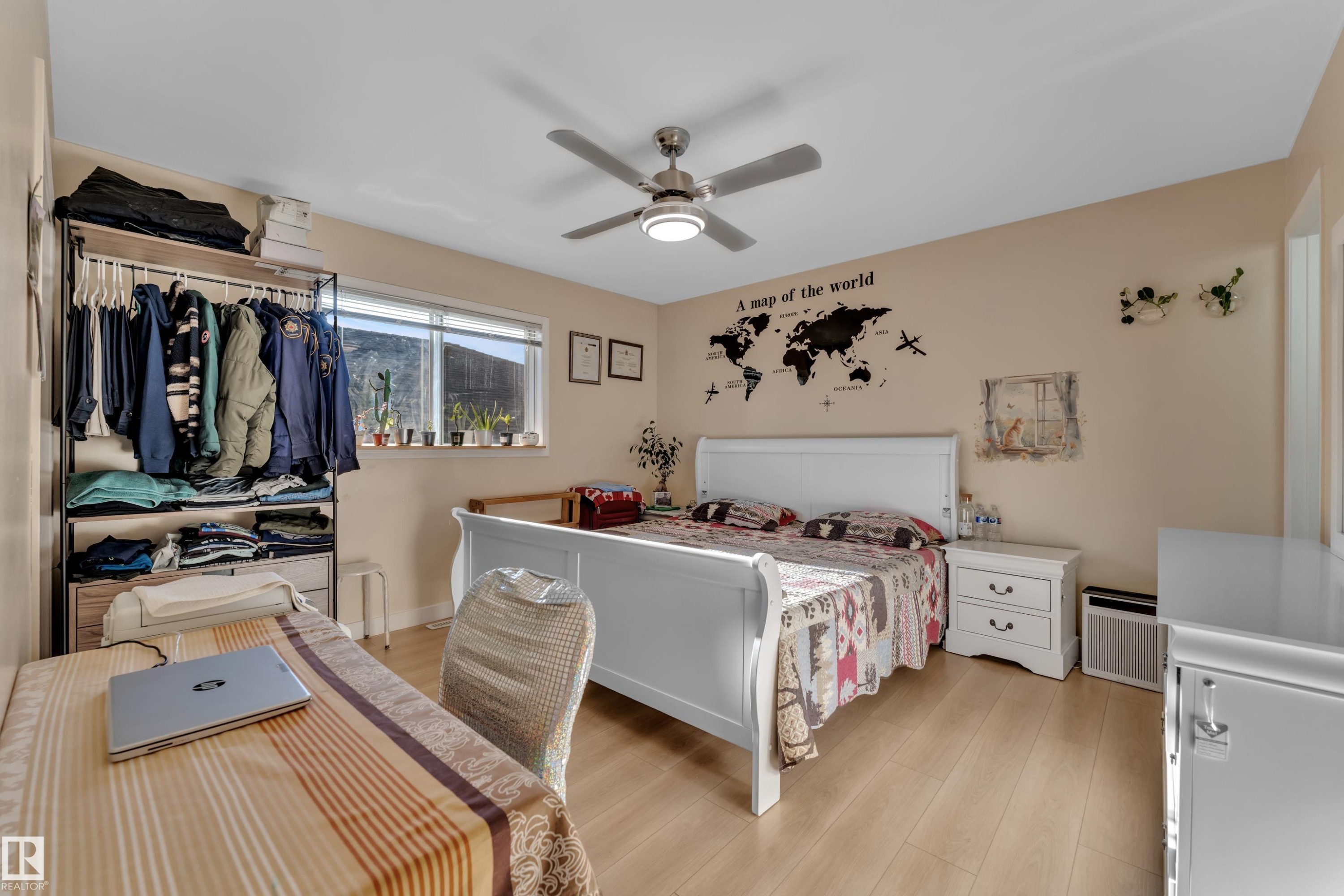4819 30 Avenue, Edmonton, AB - Indoor Photo Showing Bedroom