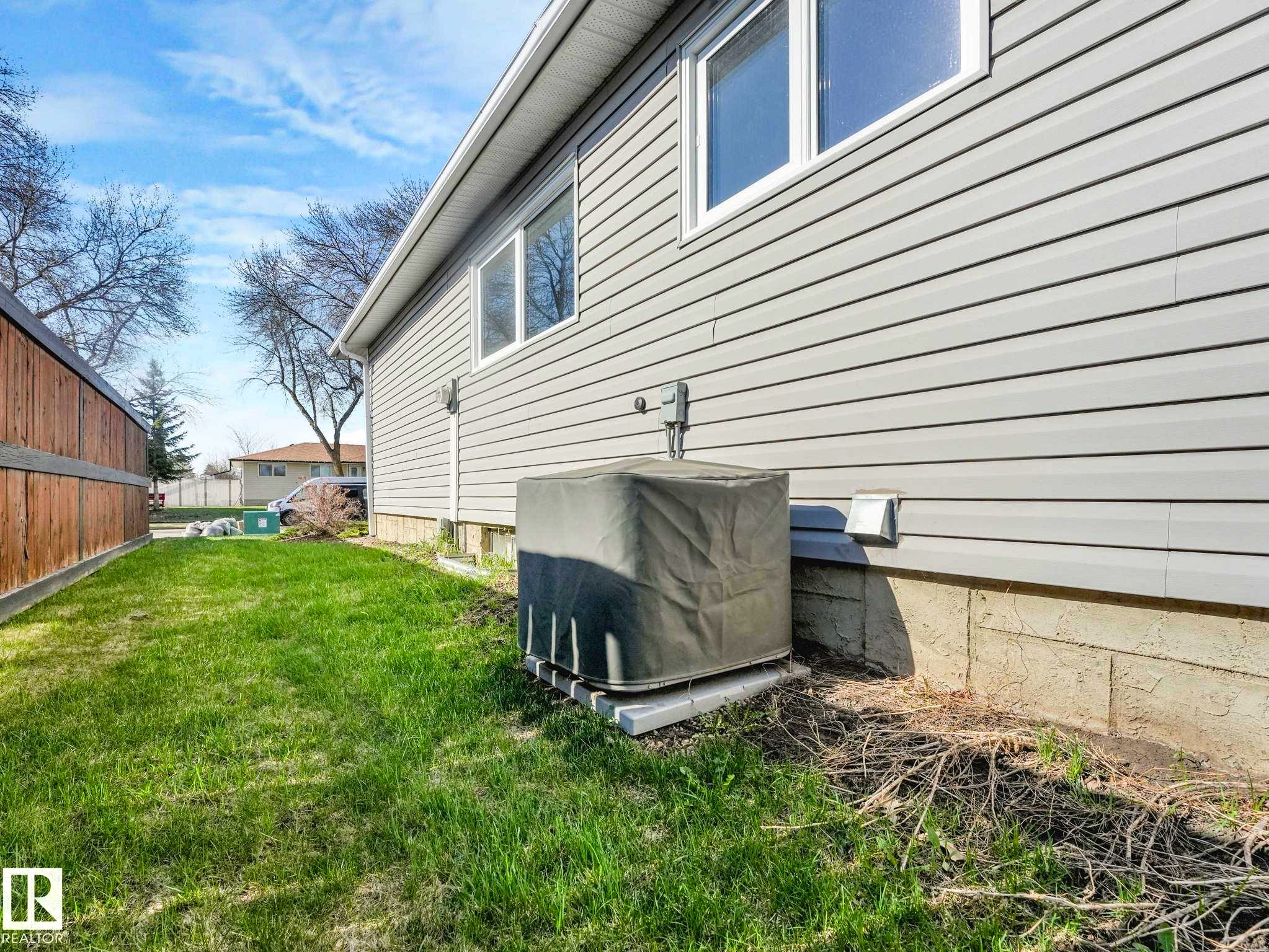5916 148 Avenue, Edmonton, AB - Outdoor With Exterior