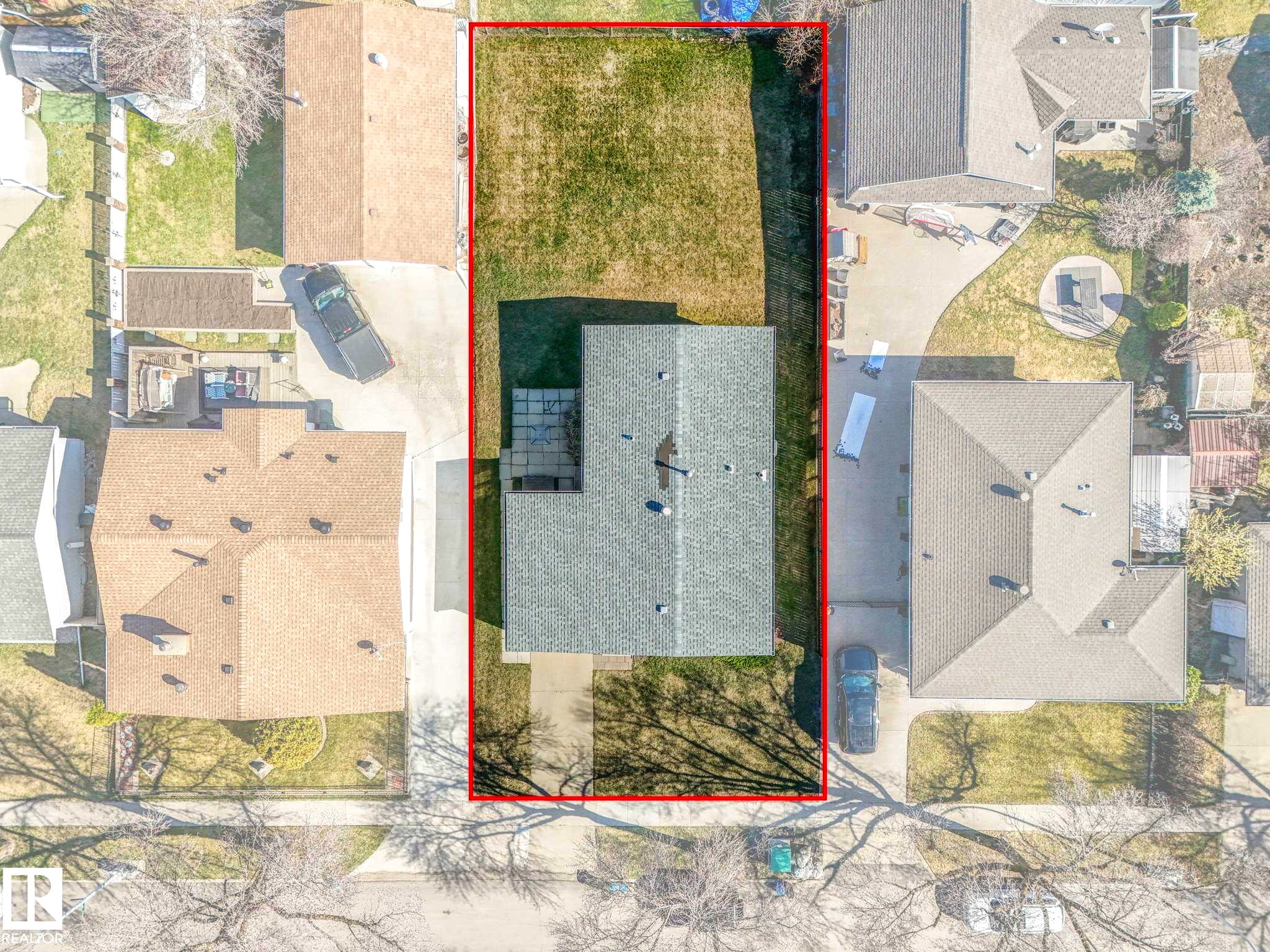 5916 148 Avenue, Edmonton, AB -