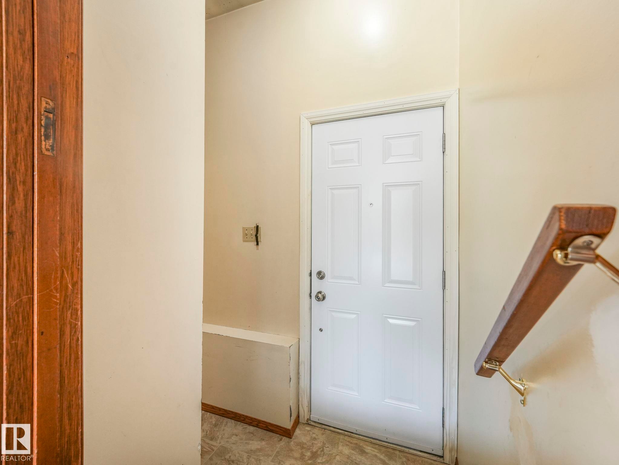 5916 148 Avenue, Edmonton, AB - Indoor Photo Showing Other Room