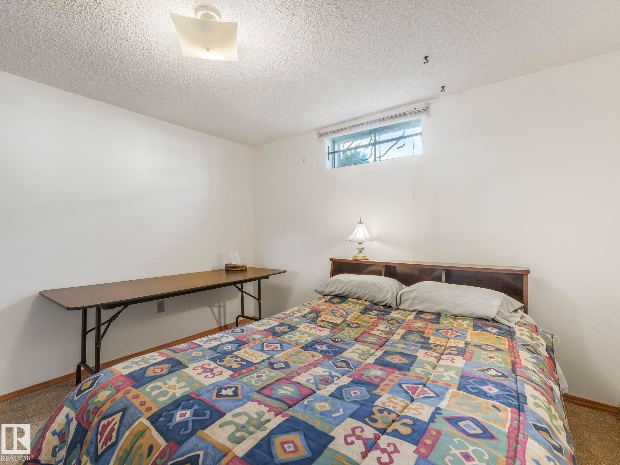 5916 148 Avenue, Edmonton, AB - Indoor Photo Showing Bedroom