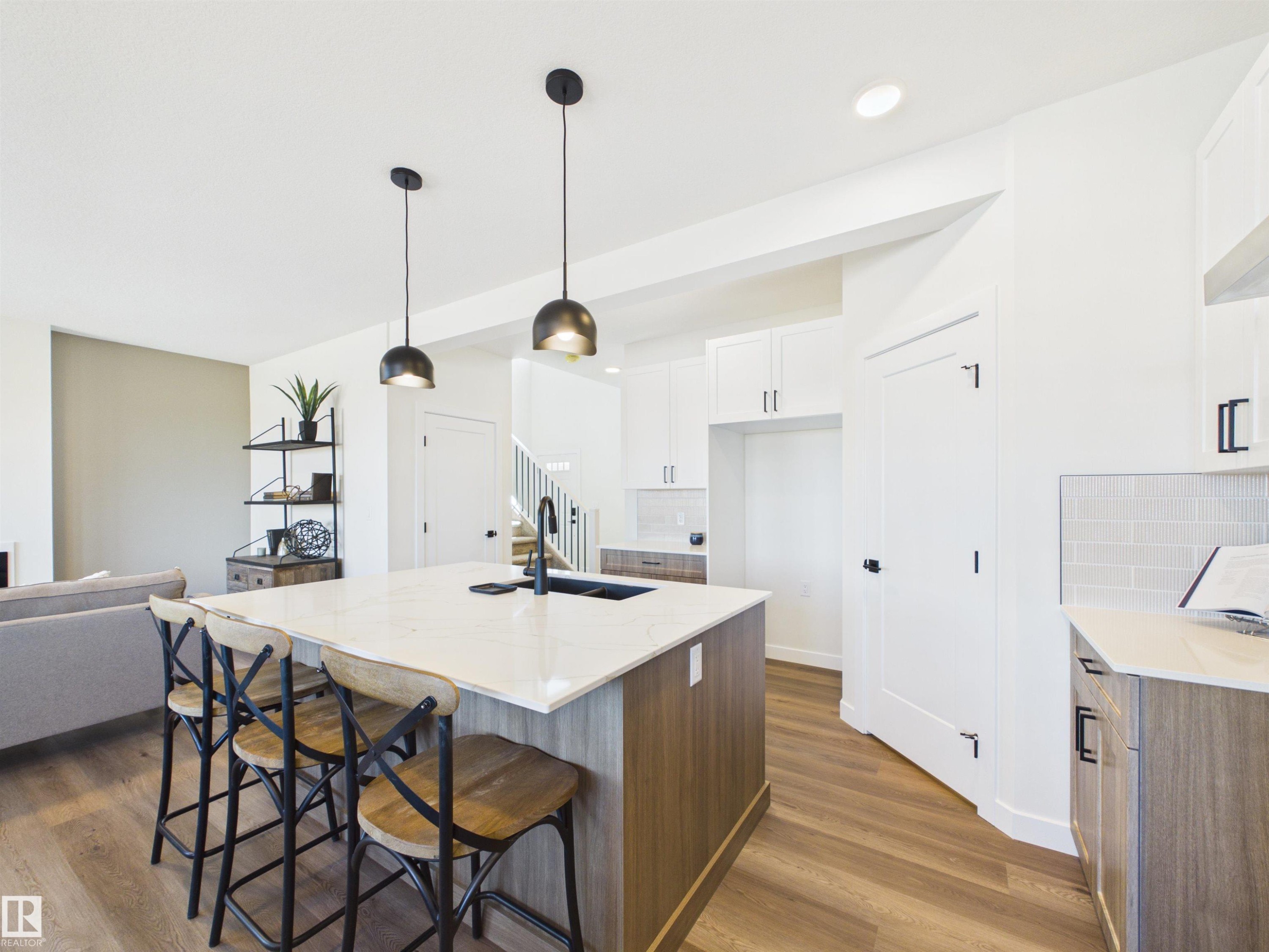 407 Brickyard Point(E), Stony Plain, AB - Indoor Photo Showing Kitchen