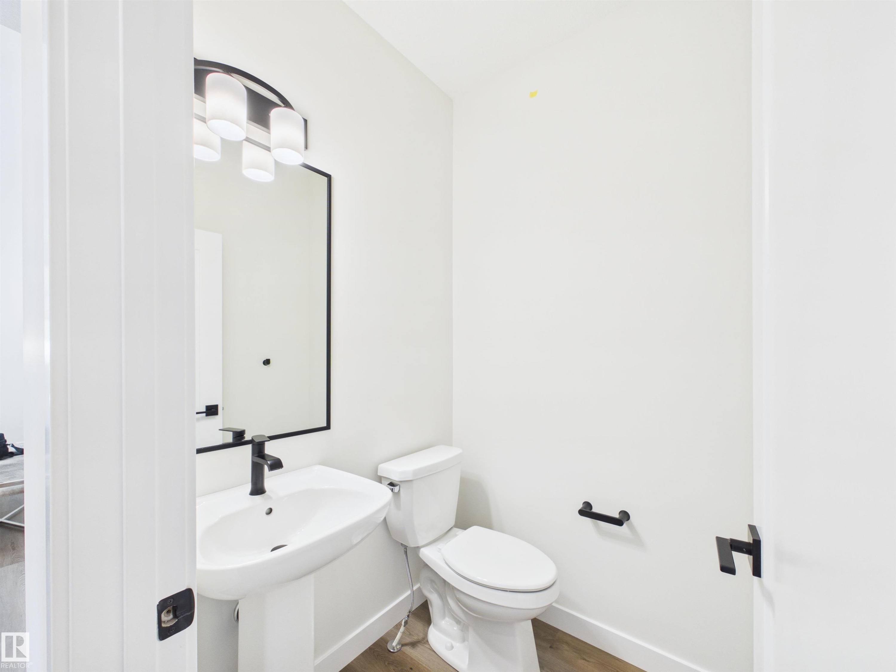 407 Brickyard Point(E), Stony Plain, AB - Indoor Photo Showing Bathroom