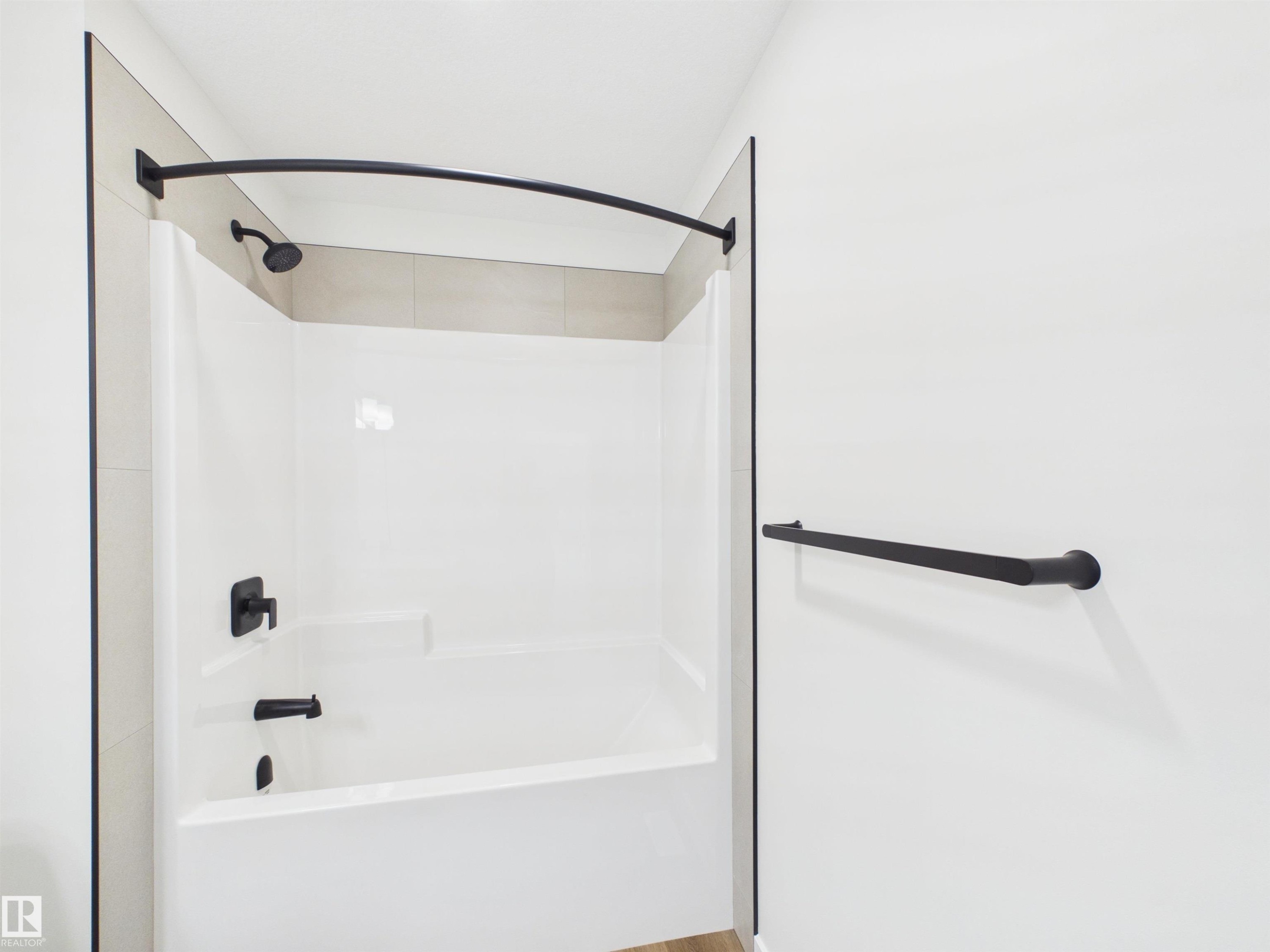 407 Brickyard Point(E), Stony Plain, AB - Indoor Photo Showing Bathroom