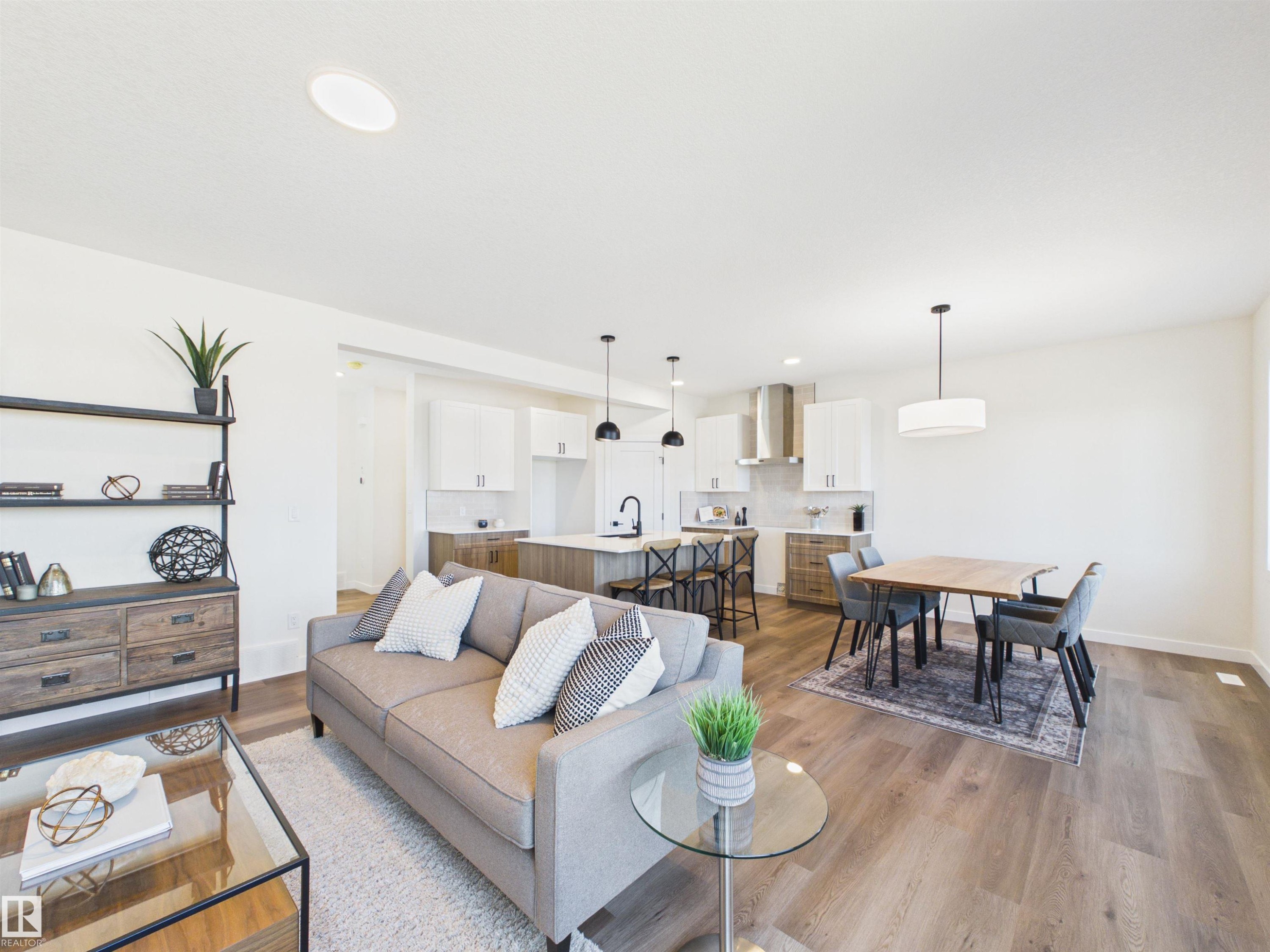 407 Brickyard Point(E), Stony Plain, AB - Indoor Photo Showing Living Room
