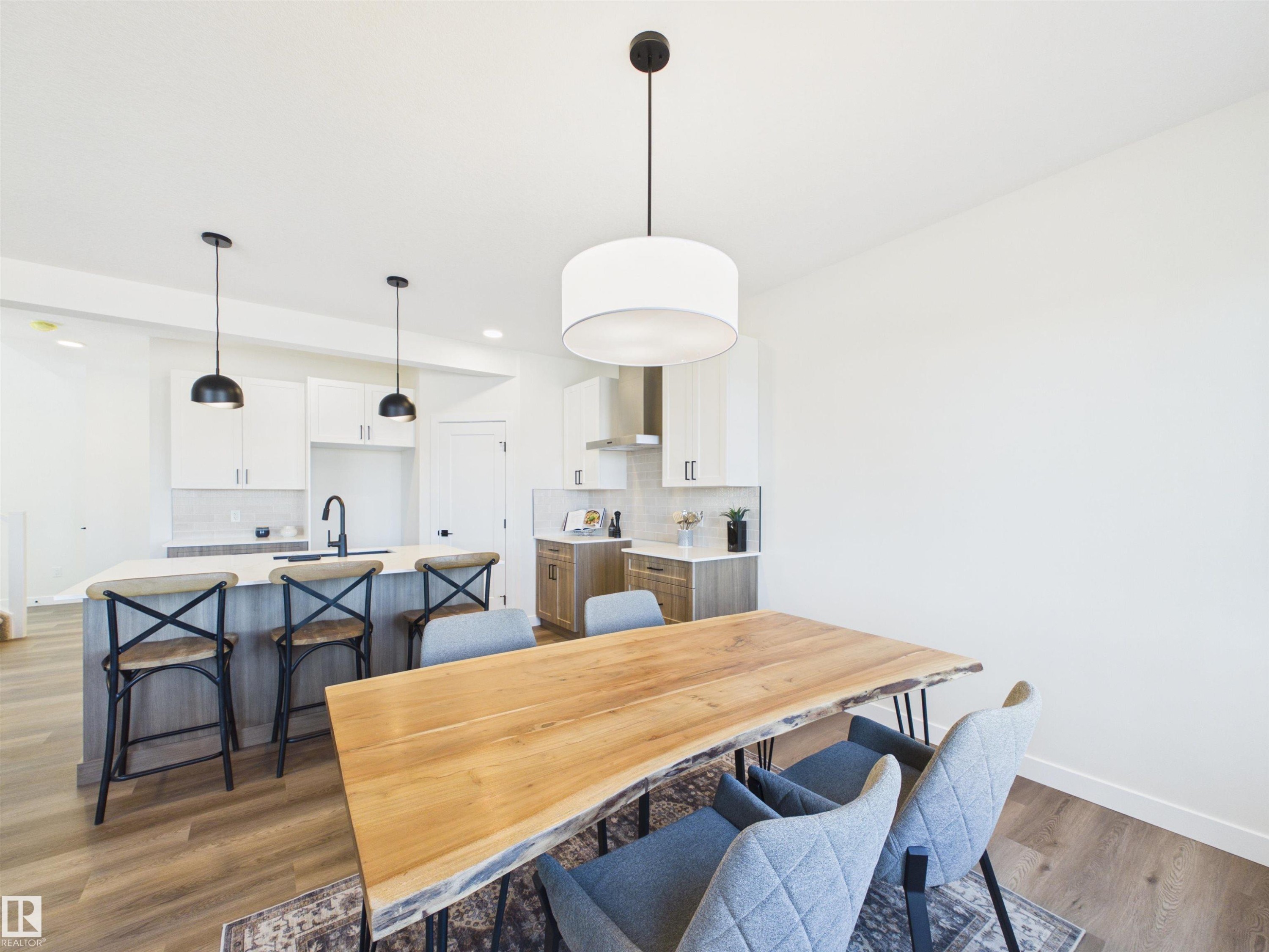 407 Brickyard Point(E), Stony Plain, AB - Indoor Photo Showing Dining Room
