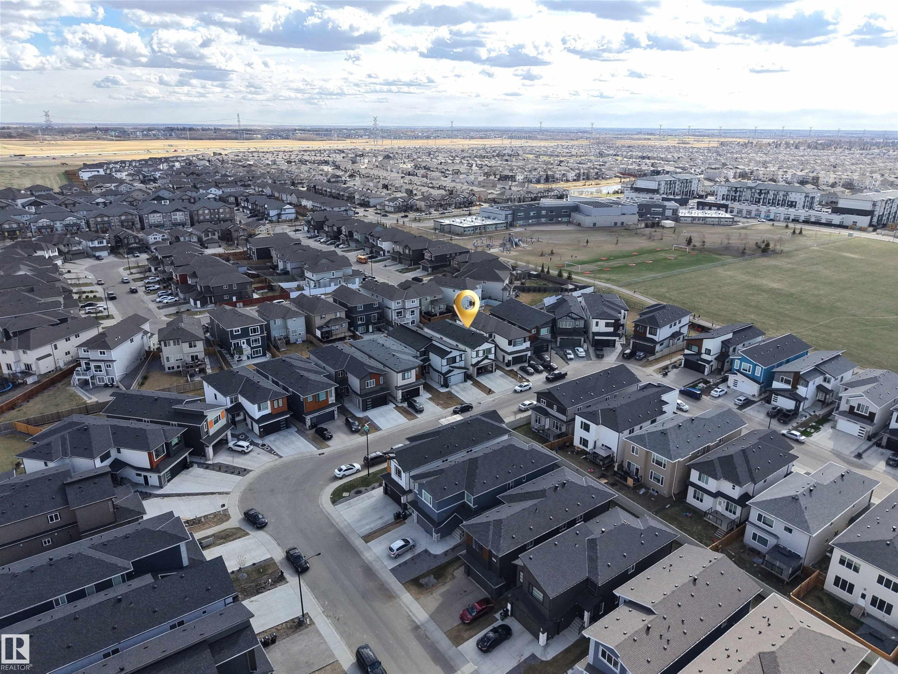 Image quality insufficient for description - 1827 17 Avenue, Edmonton, AB - Outdoor With View