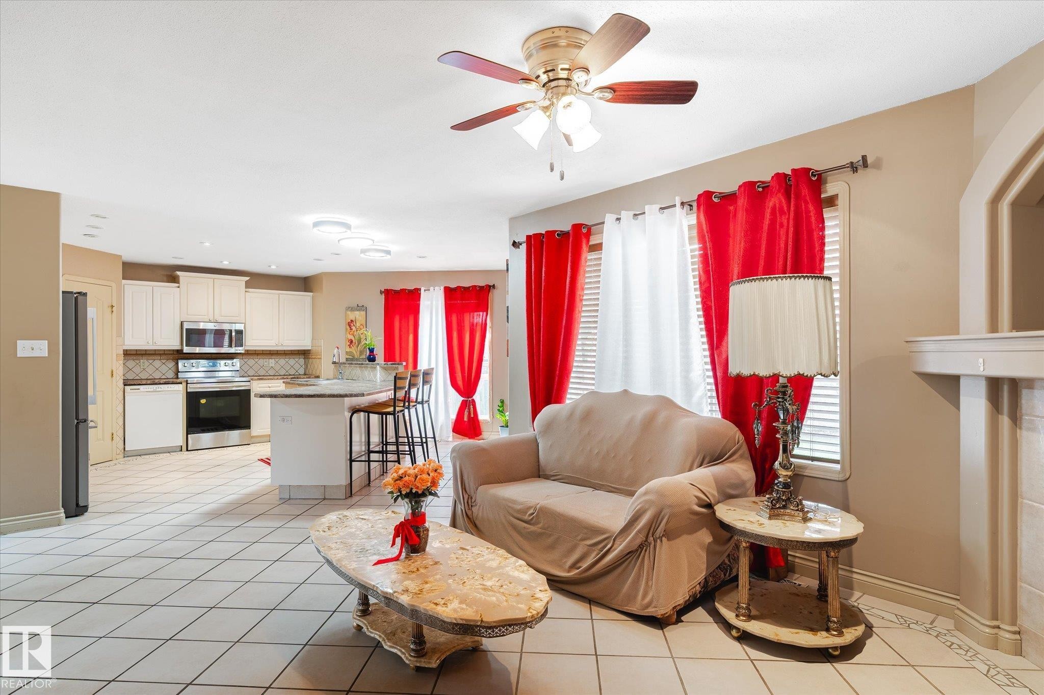 4908 187 Street, Edmonton, AB - Indoor