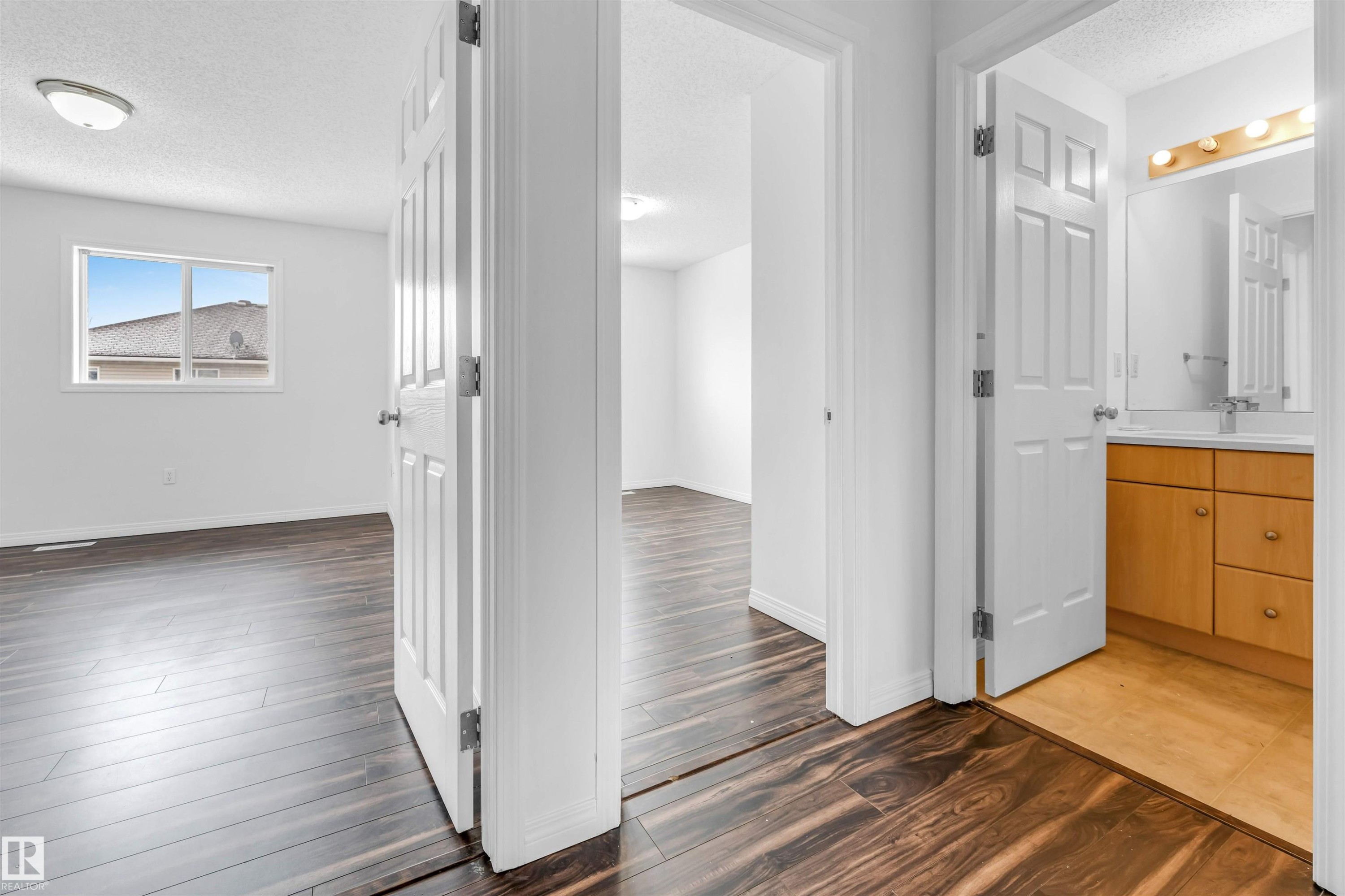 96 4350 23 Street, Edmonton, AB - Indoor Photo Showing Other Room