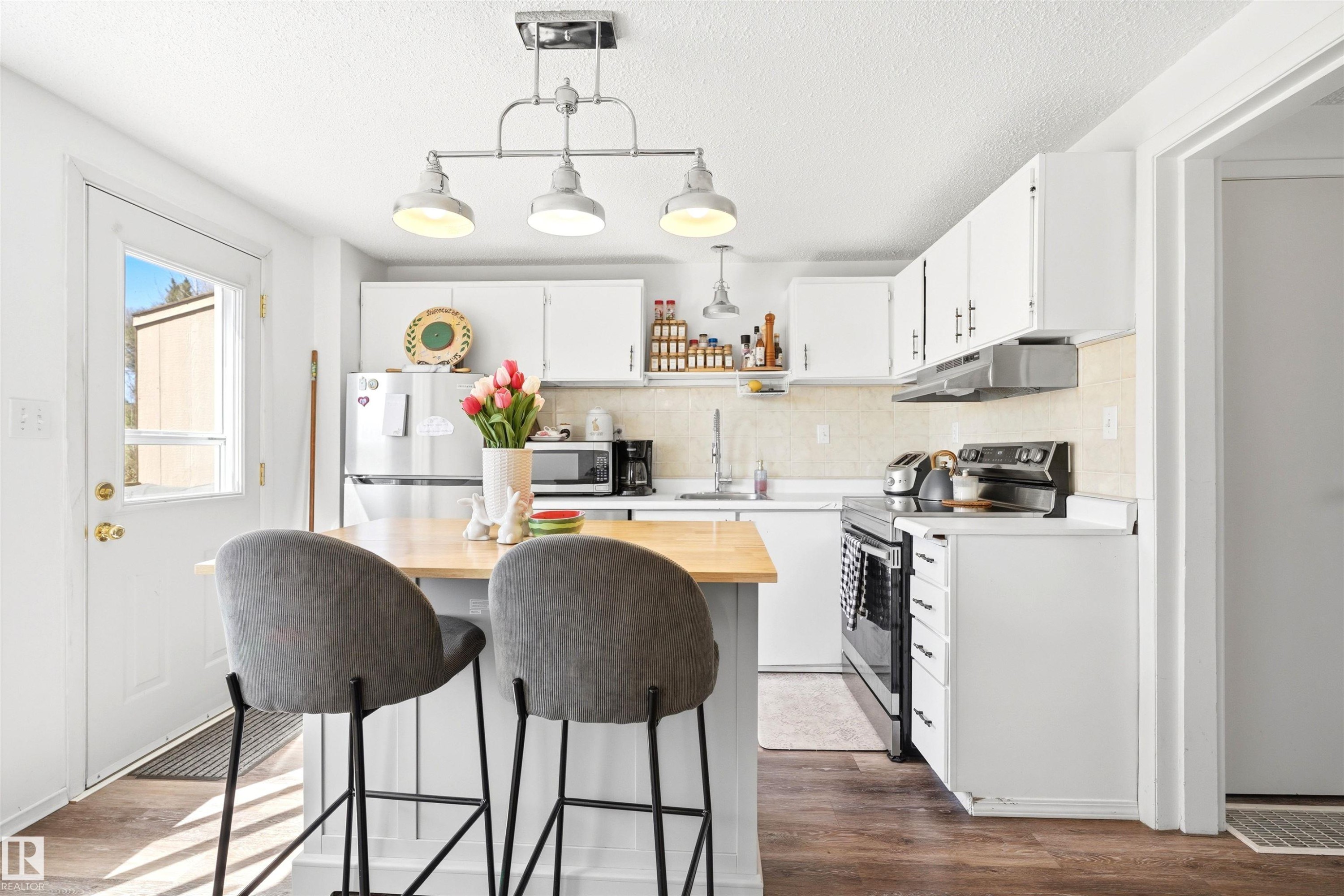 61 Ridgewood Terrace, St. Albert, AB - Indoor Photo Showing Kitchen