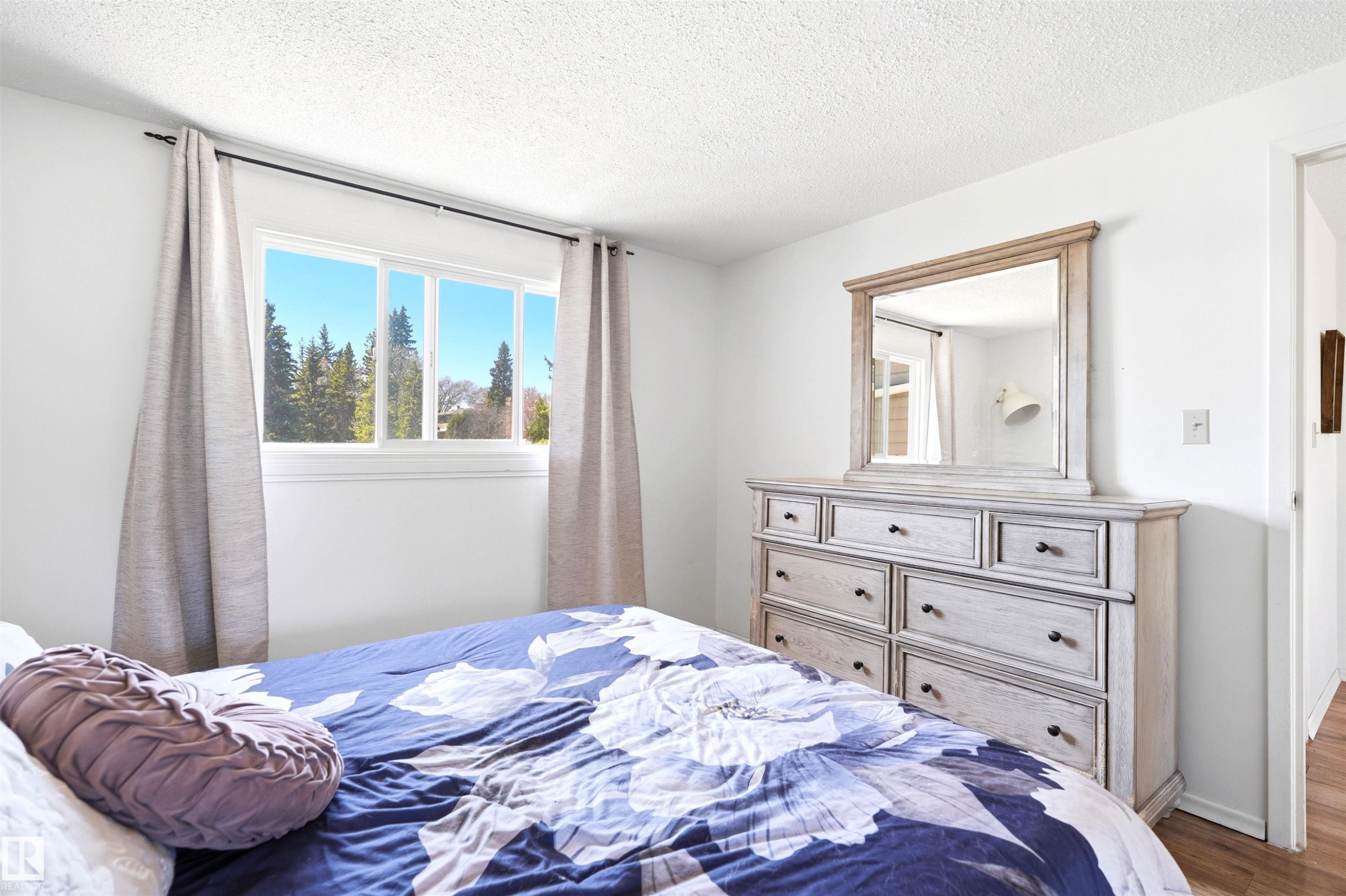61 Ridgewood Terrace, St. Albert, AB - Indoor Photo Showing Bedroom