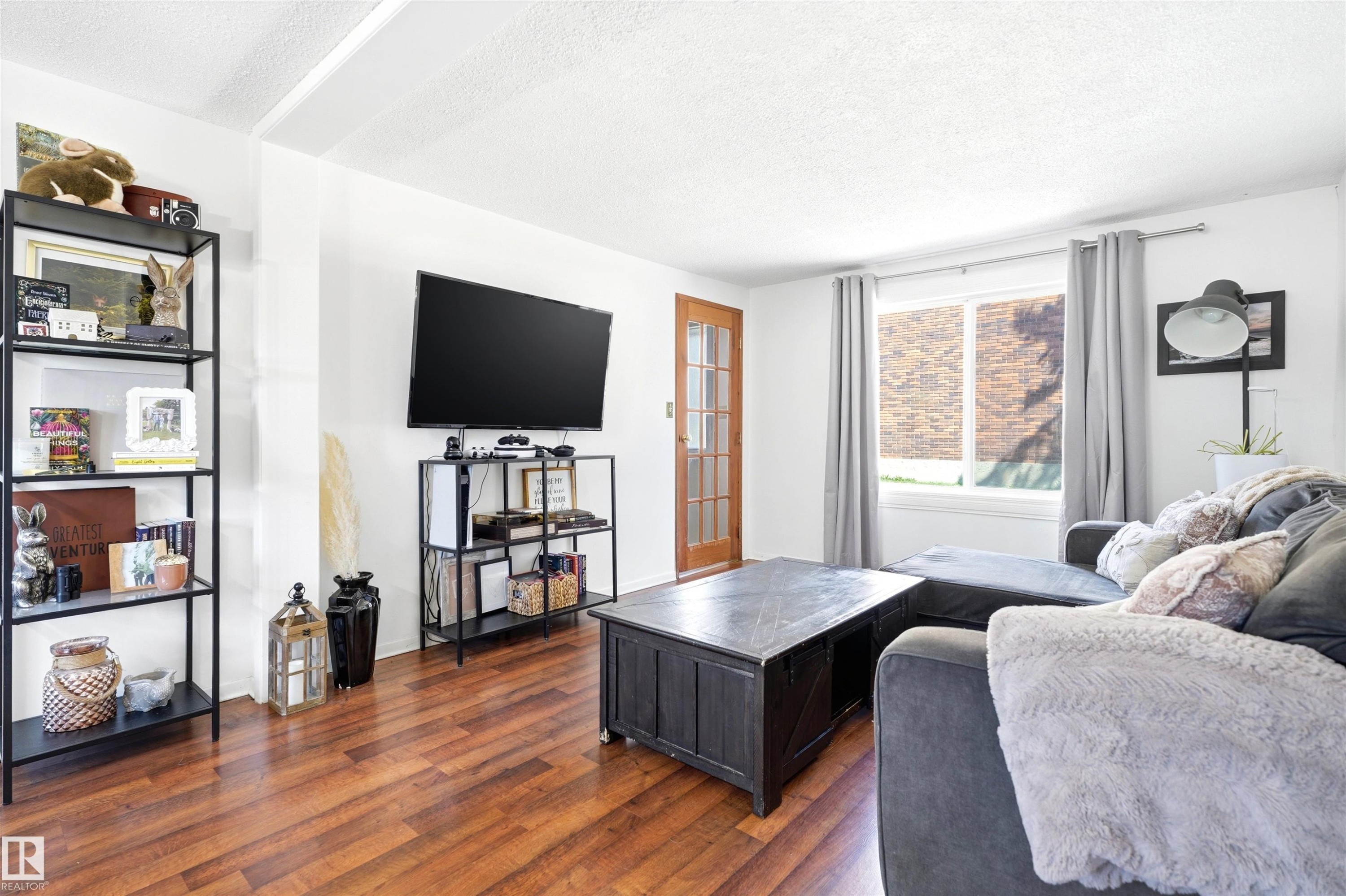 61 Ridgewood Terrace, St. Albert, AB - Indoor Photo Showing Living Room